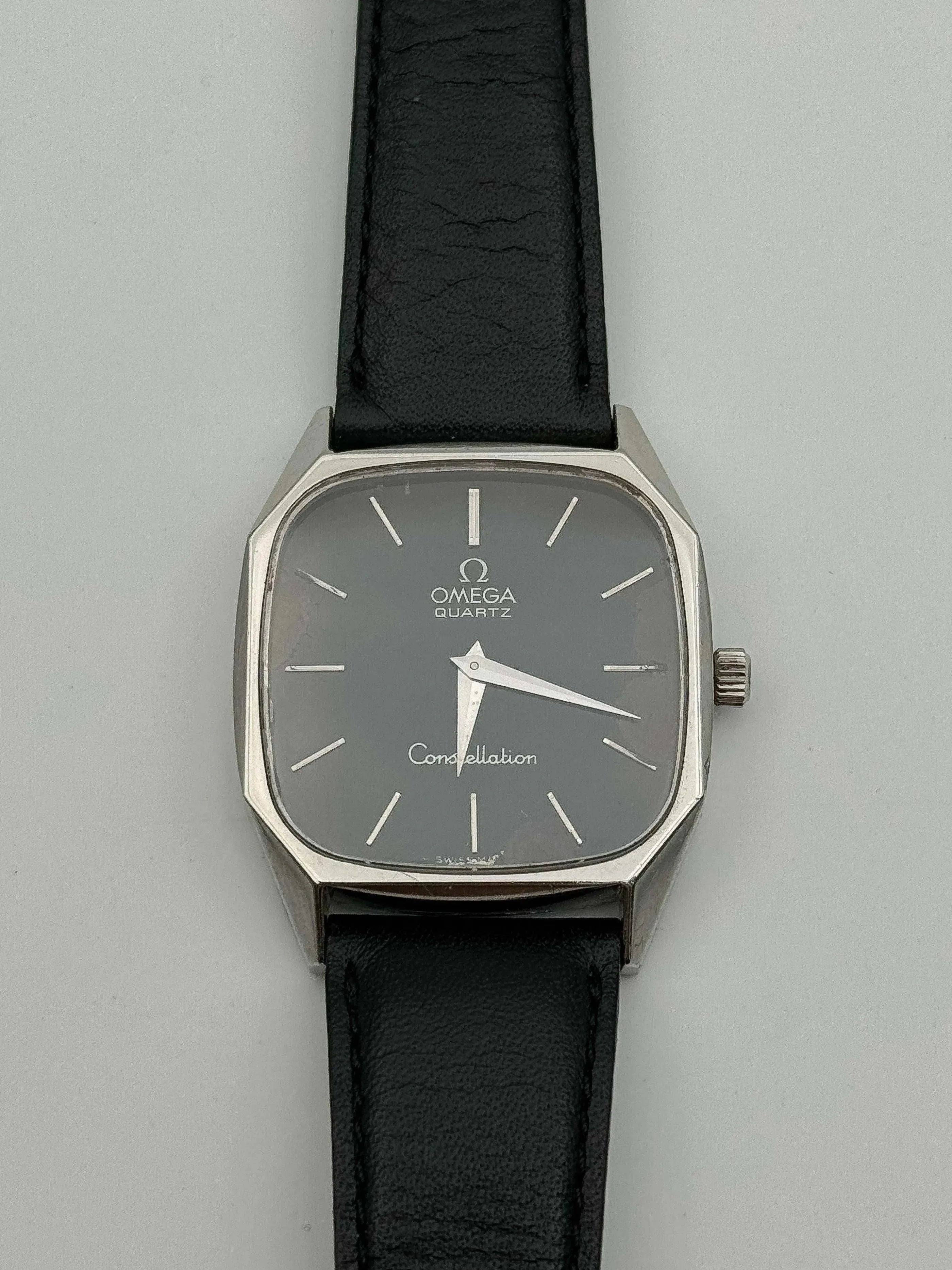 Omega - Constellation Black Dial Black Strap - 1977 - Atelier Victor - Vintage Shop