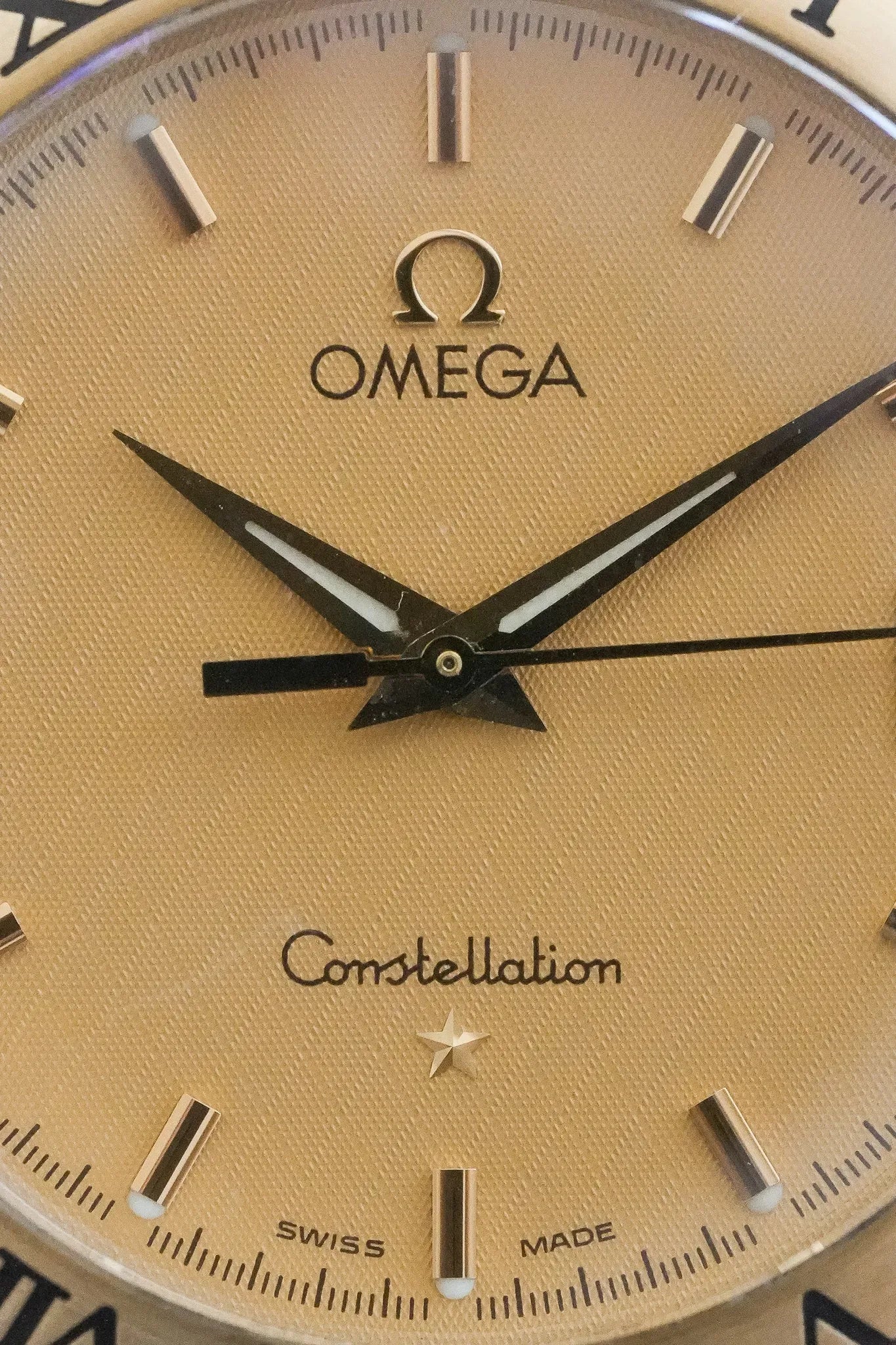Omega - Constellation Manhattan 1212.10 Nid d'abeille or Acier Or - 1995 - Atelier Victor