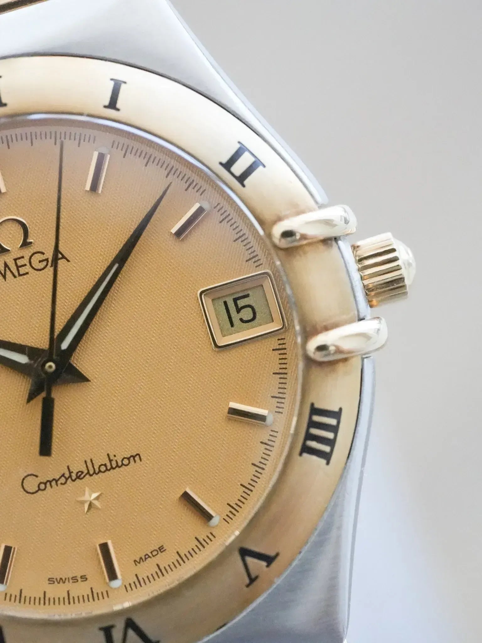 Omega - Constellation Manhattan 1212.10 Nid d'abeille or Acier Or - 1995 - Atelier Victor