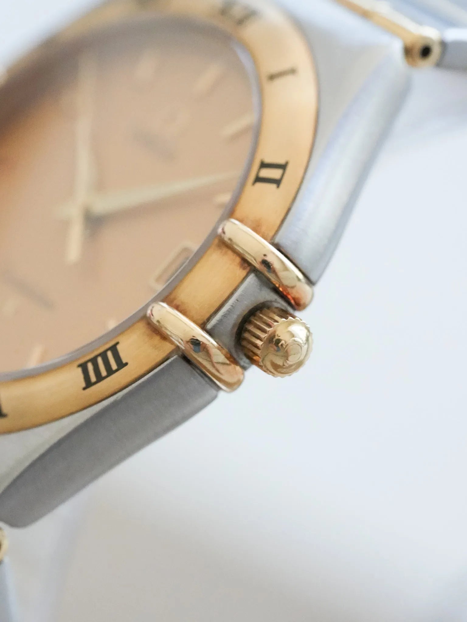 Omega - Constellation Manhattan 1212.10 Nid d'abeille or Acier Or - 1995 - Atelier Victor - Vintage Shop