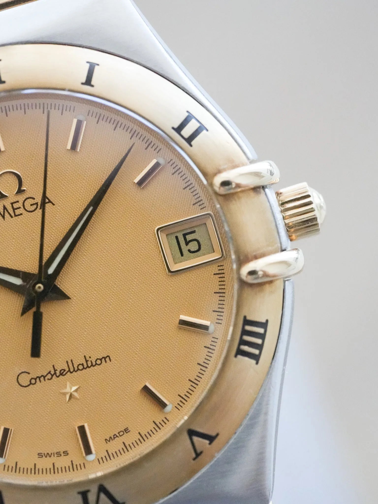 Omega - Constellation Manhattan 1212.10 Nid d'abeille or Acier Or - 1995 - Atelier Victor - Vintage Shop