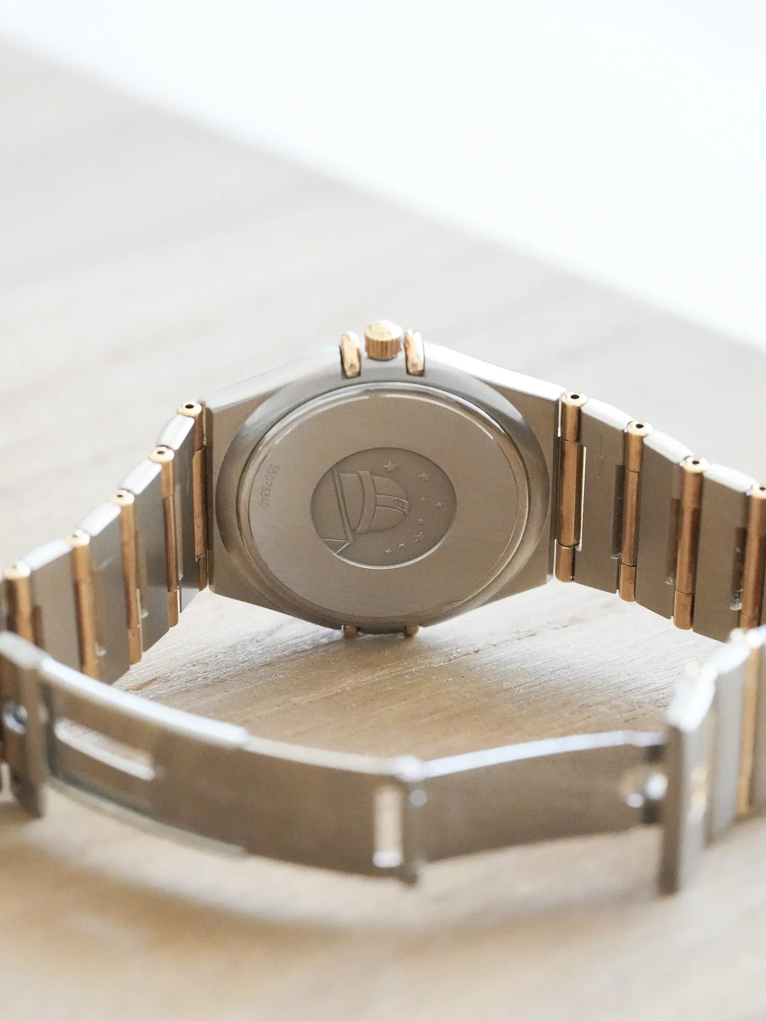 Omega - Constellation Manhattan 1212.10 Nid d'abeille or Acier Or - 1995 - Atelier Victor - Vintage Shop