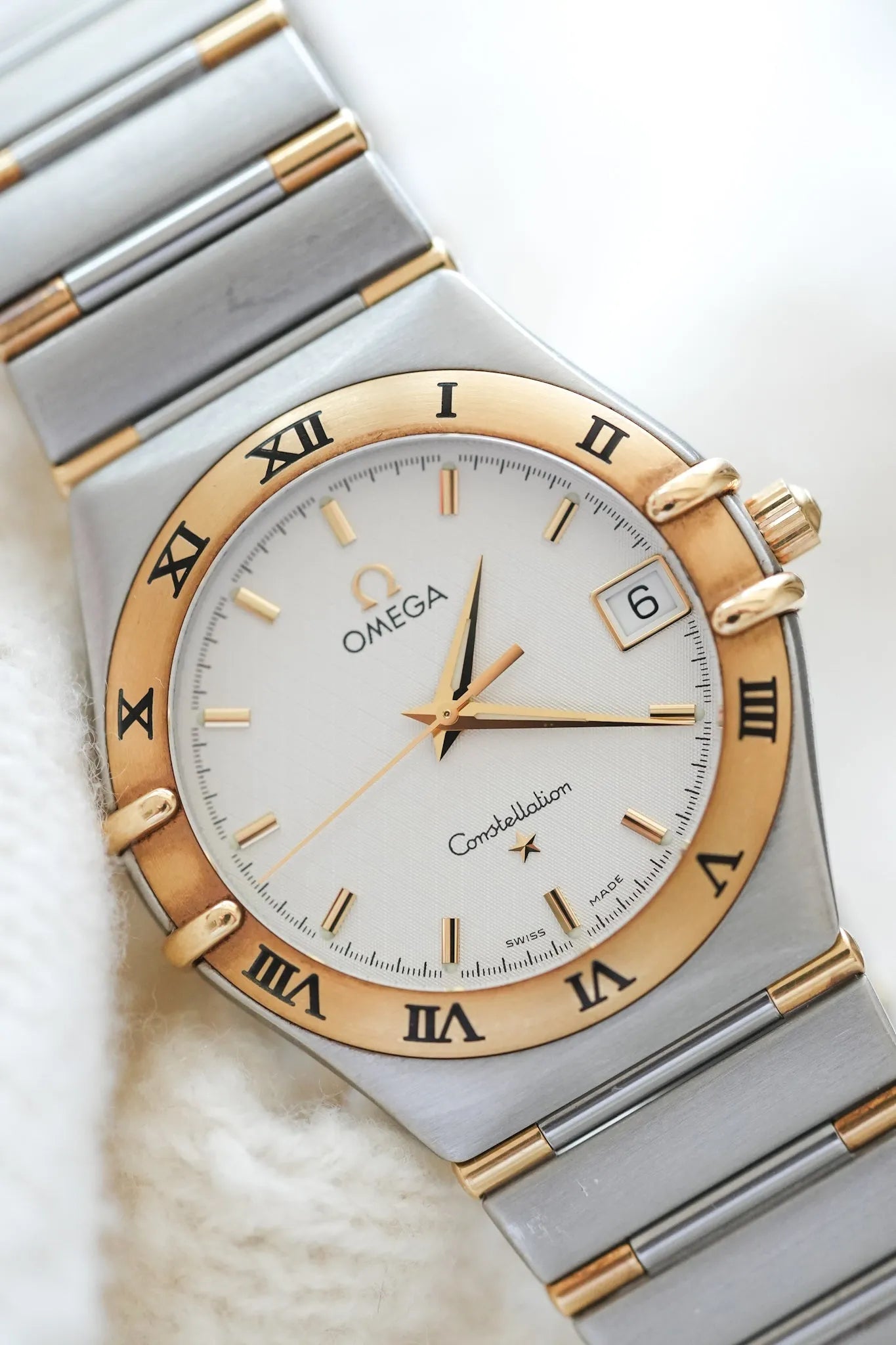 Omega - Constellation Manhattan 1213.30.00 Or Acier Cadran Blanc - Papier et Boite - 1998 - Atelier Victor - Vintage Shop