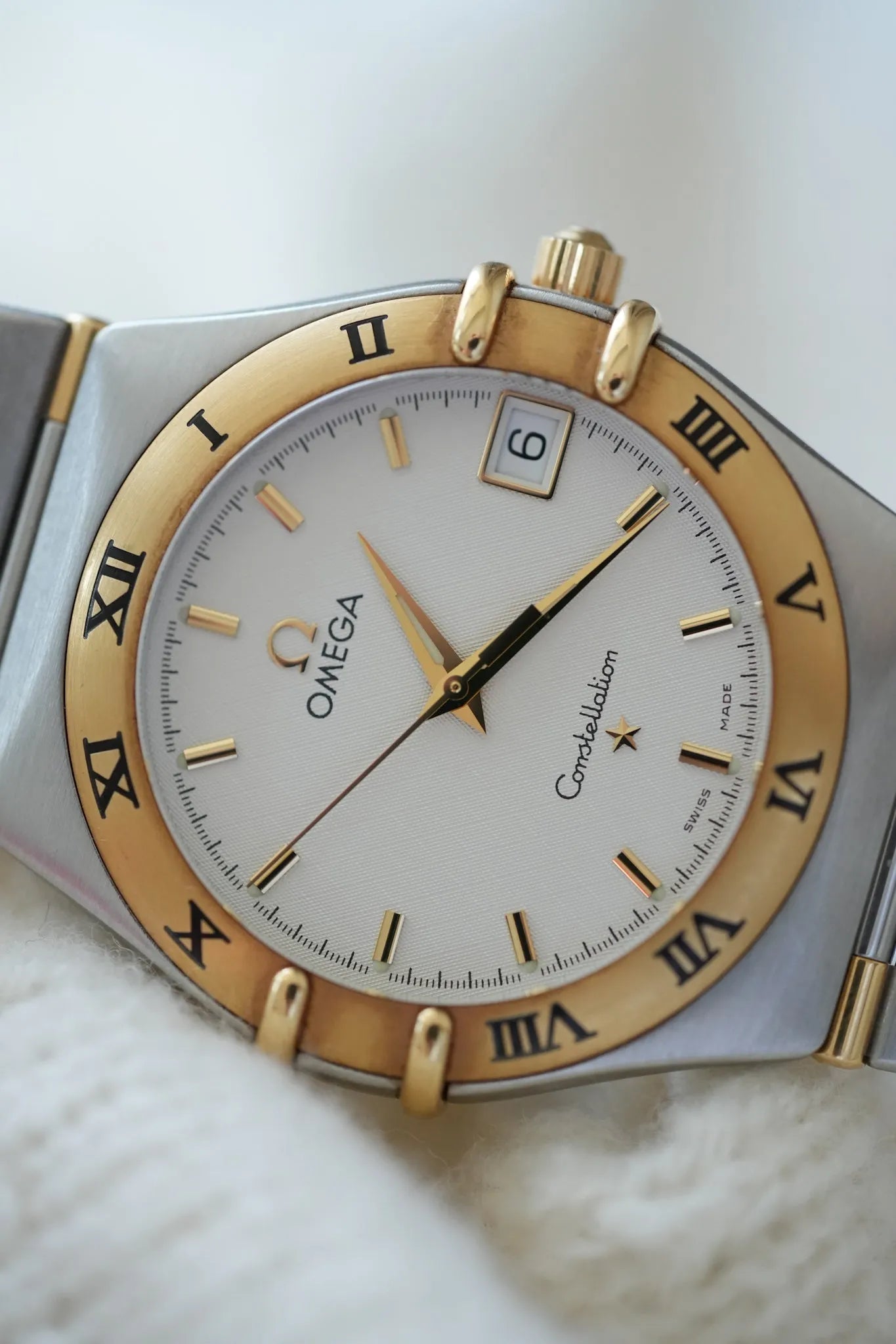 Omega - Constellation Manhattan 1213.30.00 Or Acier Cadran Blanc - Papier et Boite - 1998 - Atelier Victor - Vintage Shop