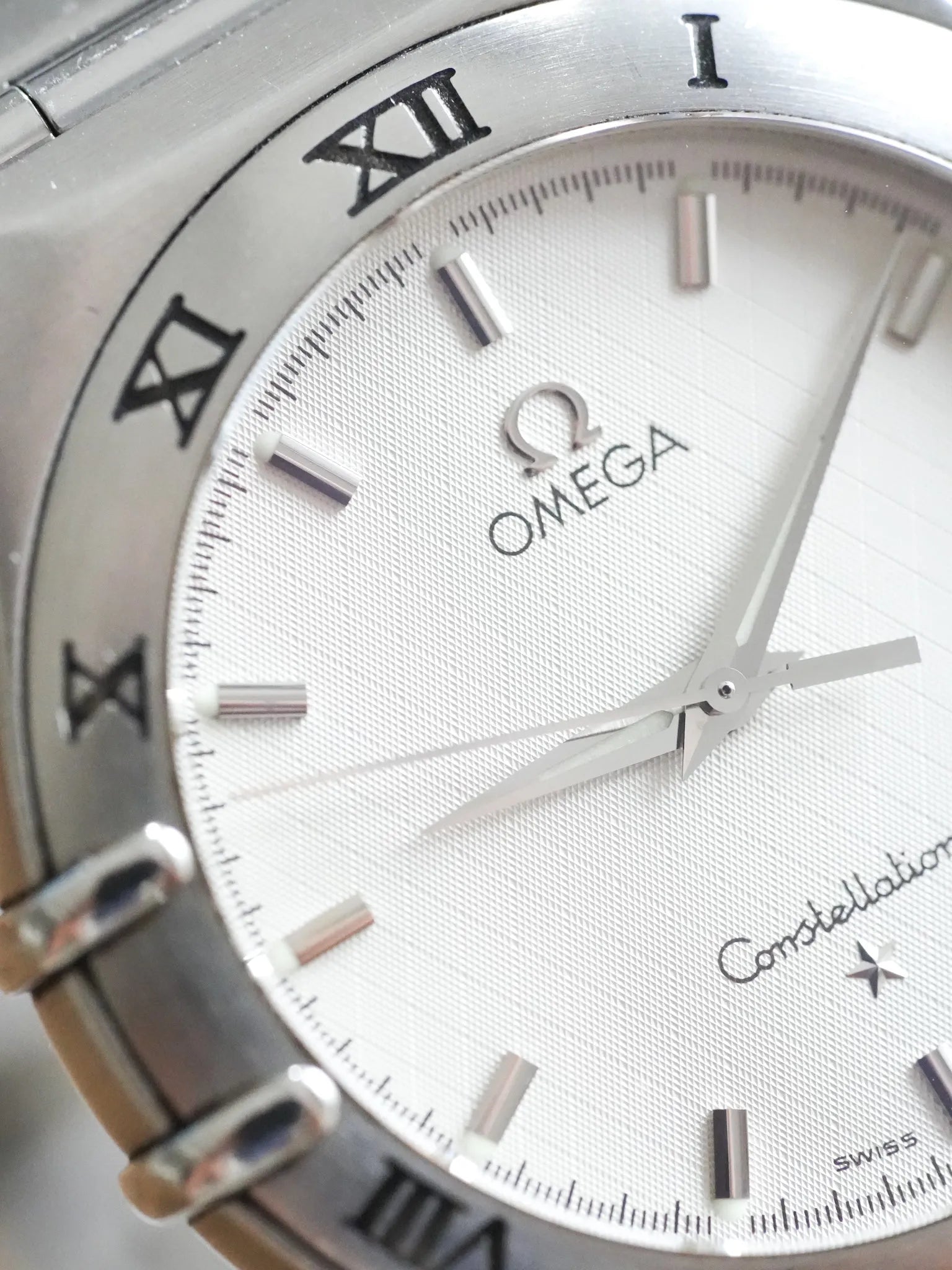 Omega - Constellation Manhattan 1512.30 Nid d'abeille Blanc Acier - 1998 - Atelier Victor - Vintage Shop