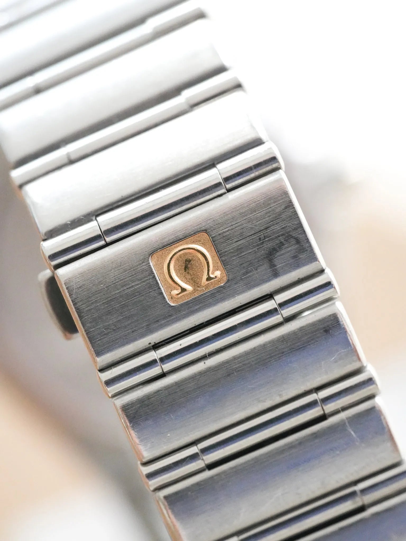 Omega - Constellation Manhattan 1512.30 Nid d'abeille Blanc Acier - 1998 - Atelier Victor - Vintage Shop