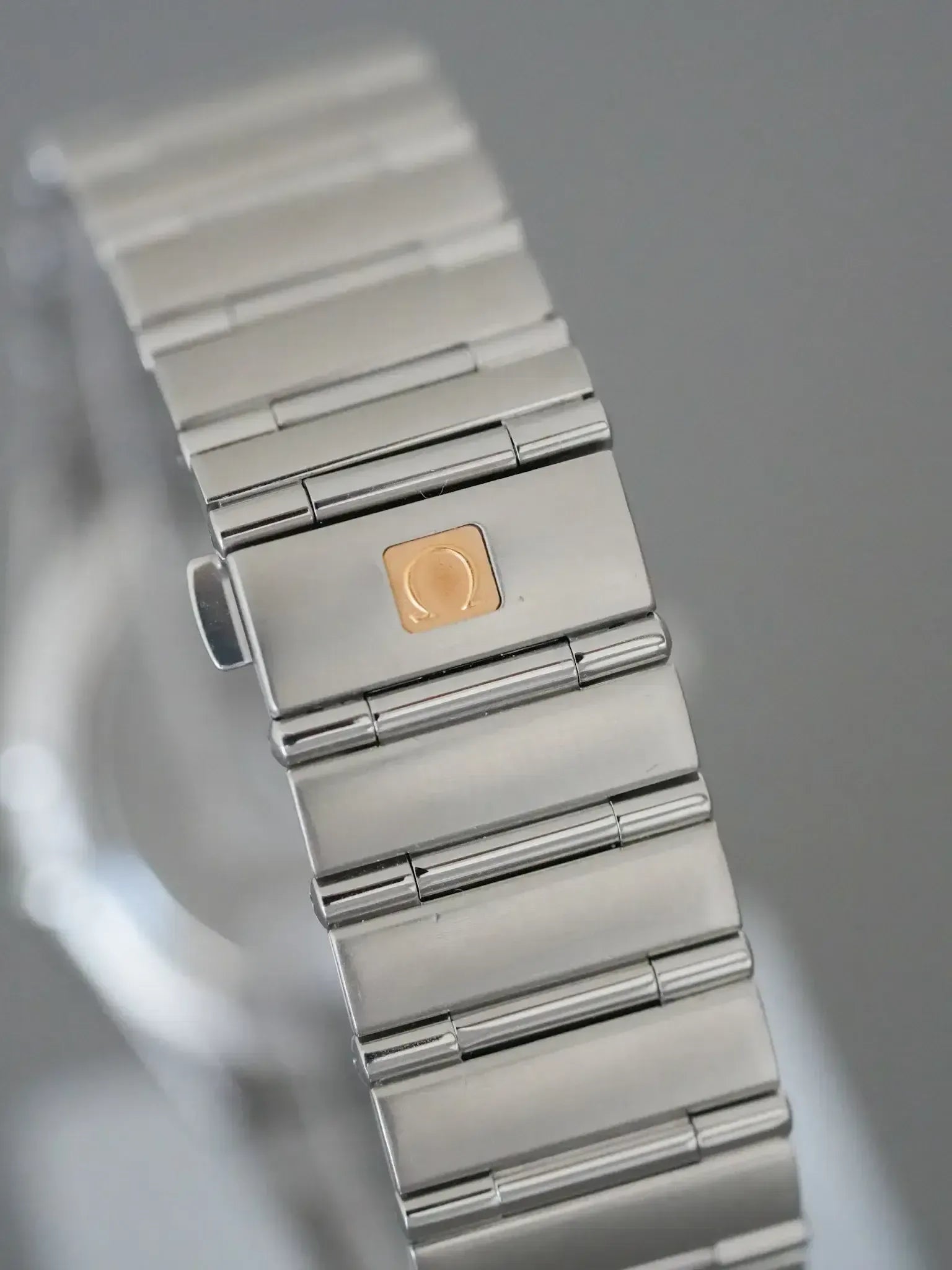 Omega - Constellation Manhattan 1512.40 Anthracite Nid d'abeille Acier - 1998 - Atelier Victor
