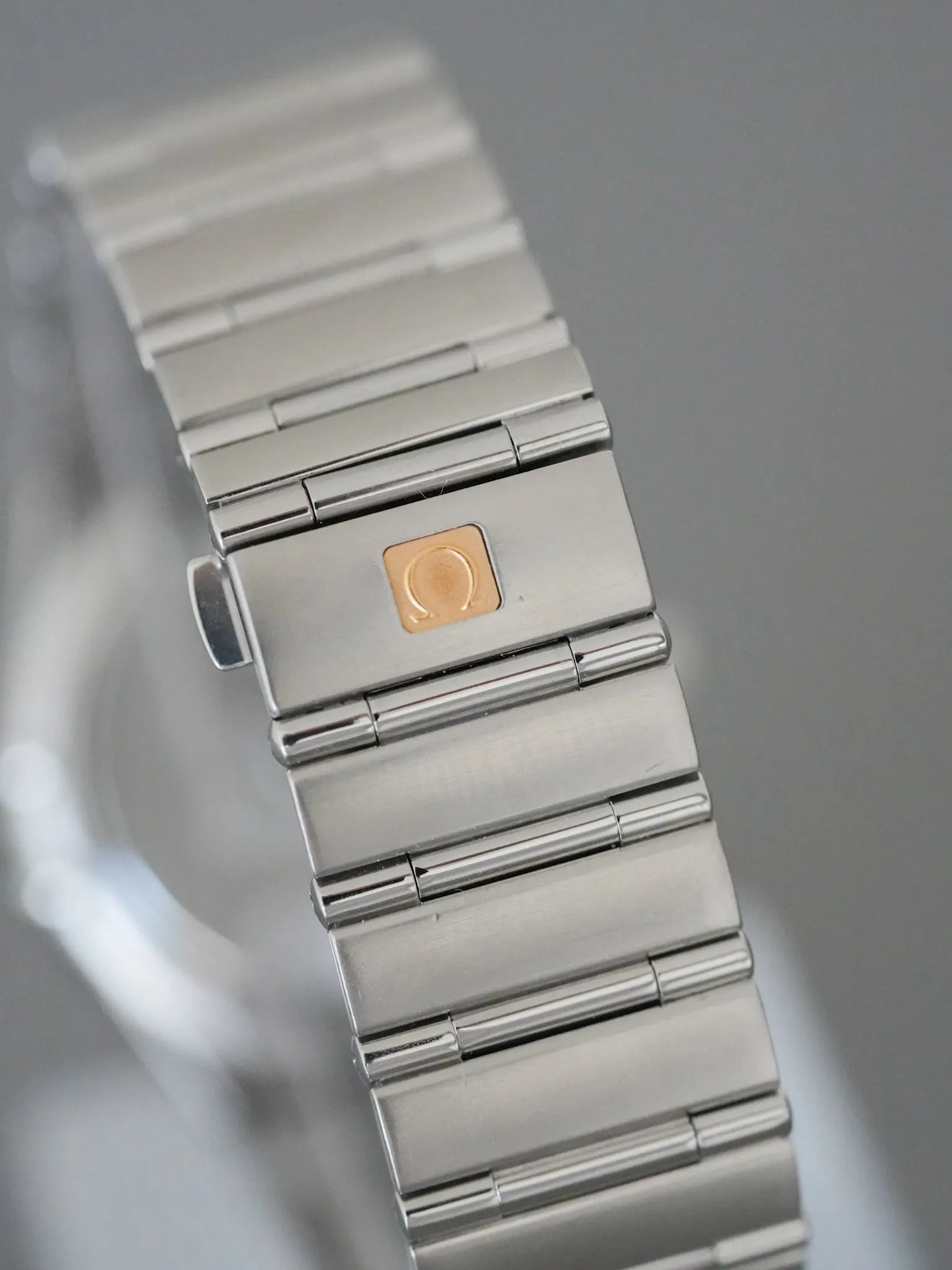 Omega - Constellation Manhattan 1512.40 Anthracite Nid d'abeille Acier - 1998 - Atelier Victor Paris - Vintage Watch Shop Dubai