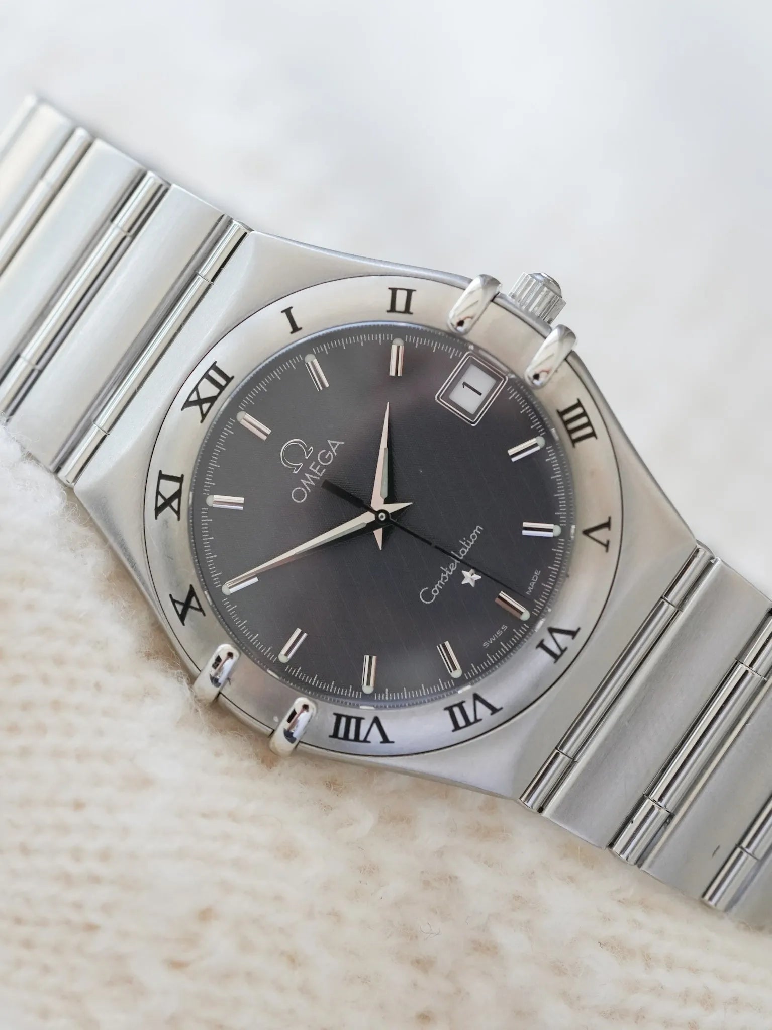 Omega - Constellation Manhattan 1512.40 Anthracite Nid d'abeille Acier - 1998 - Atelier Victor Paris - Vintage Watch Shop Dubai
