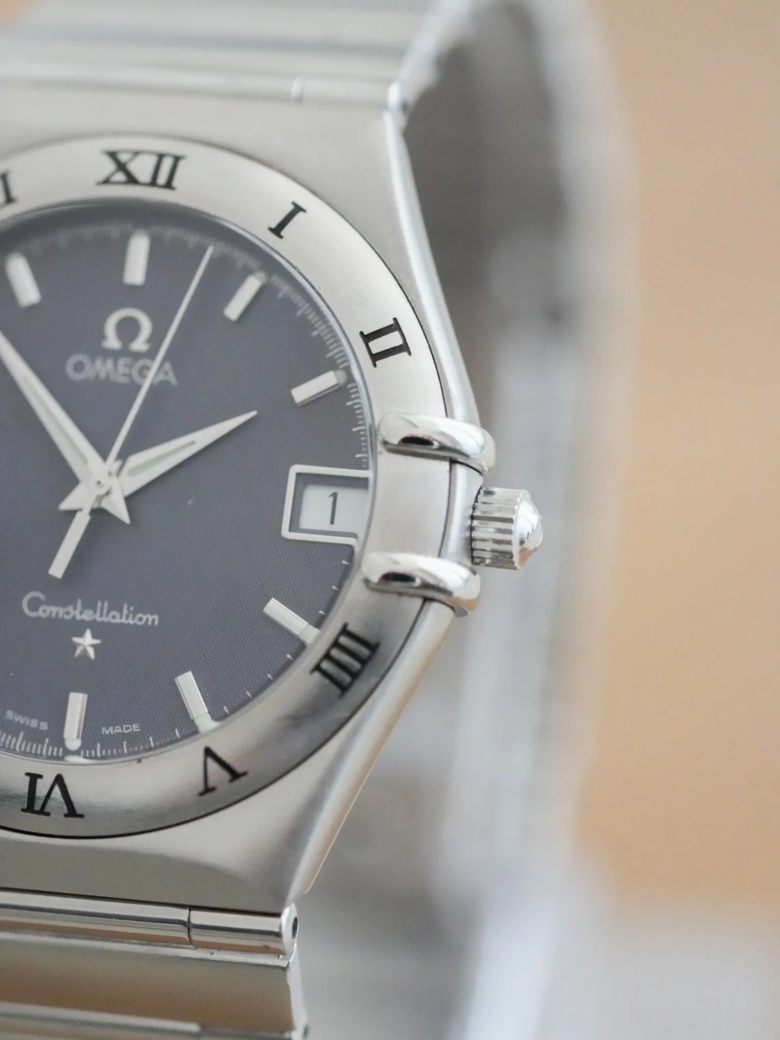 Omega - Constellation Manhattan 1512.40 Anthracite Nid d'abeille Acier - 1998 - Atelier Victor Paris - Vintage Watch Shop Dubai