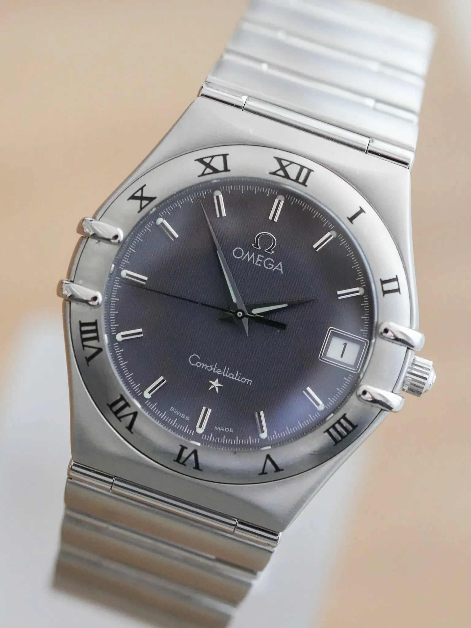 Omega - Constellation Manhattan 1512.40 Anthracite Nid d'abeille Acier - 1998 - Atelier Victor Paris - Vintage Watch Shop Dubai