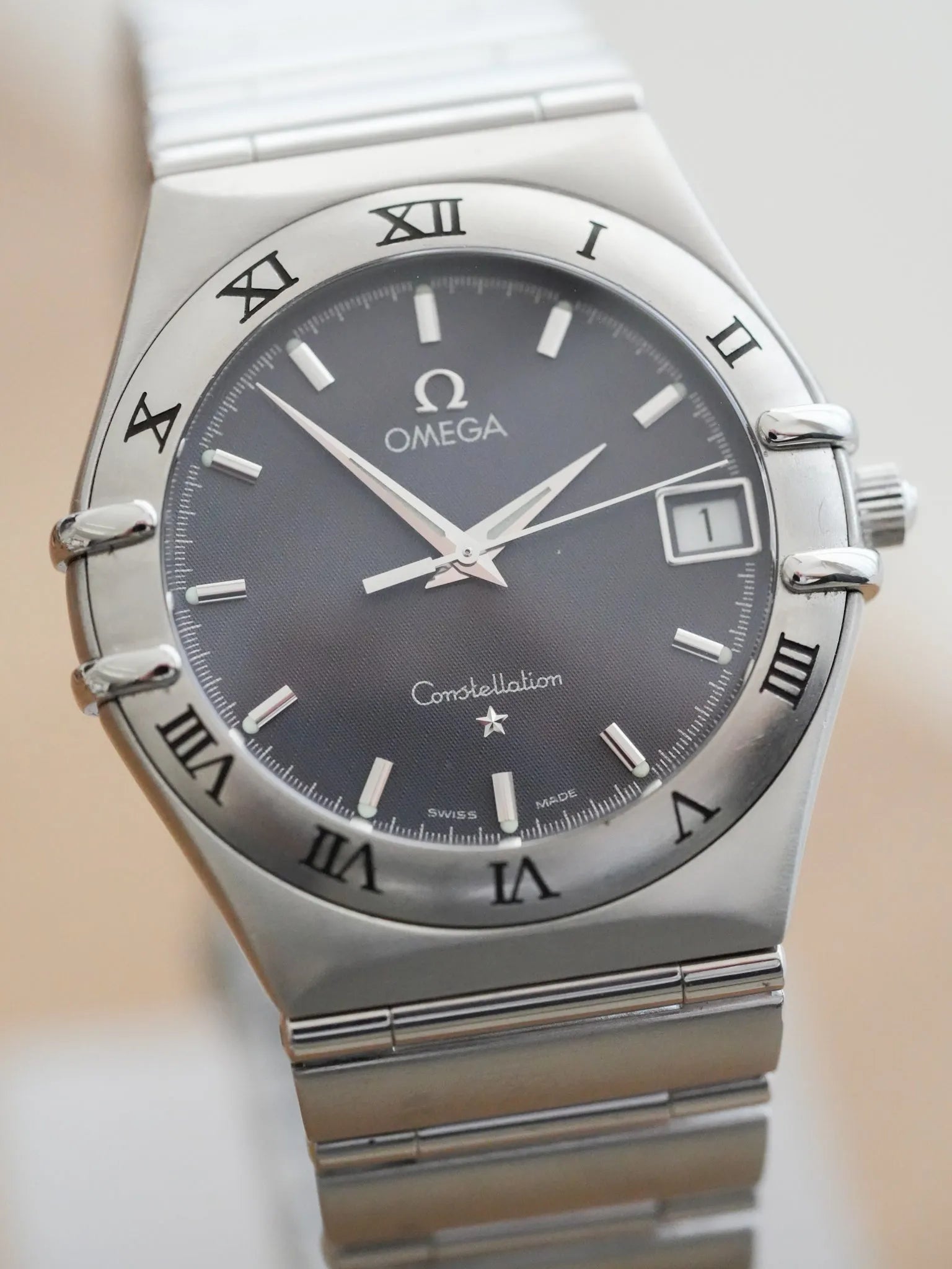 Omega - Constellation Manhattan 1512.40 Anthracite Nid d'abeille Acier - 1998 - Atelier Victor Paris - Vintage Watch Shop Dubai