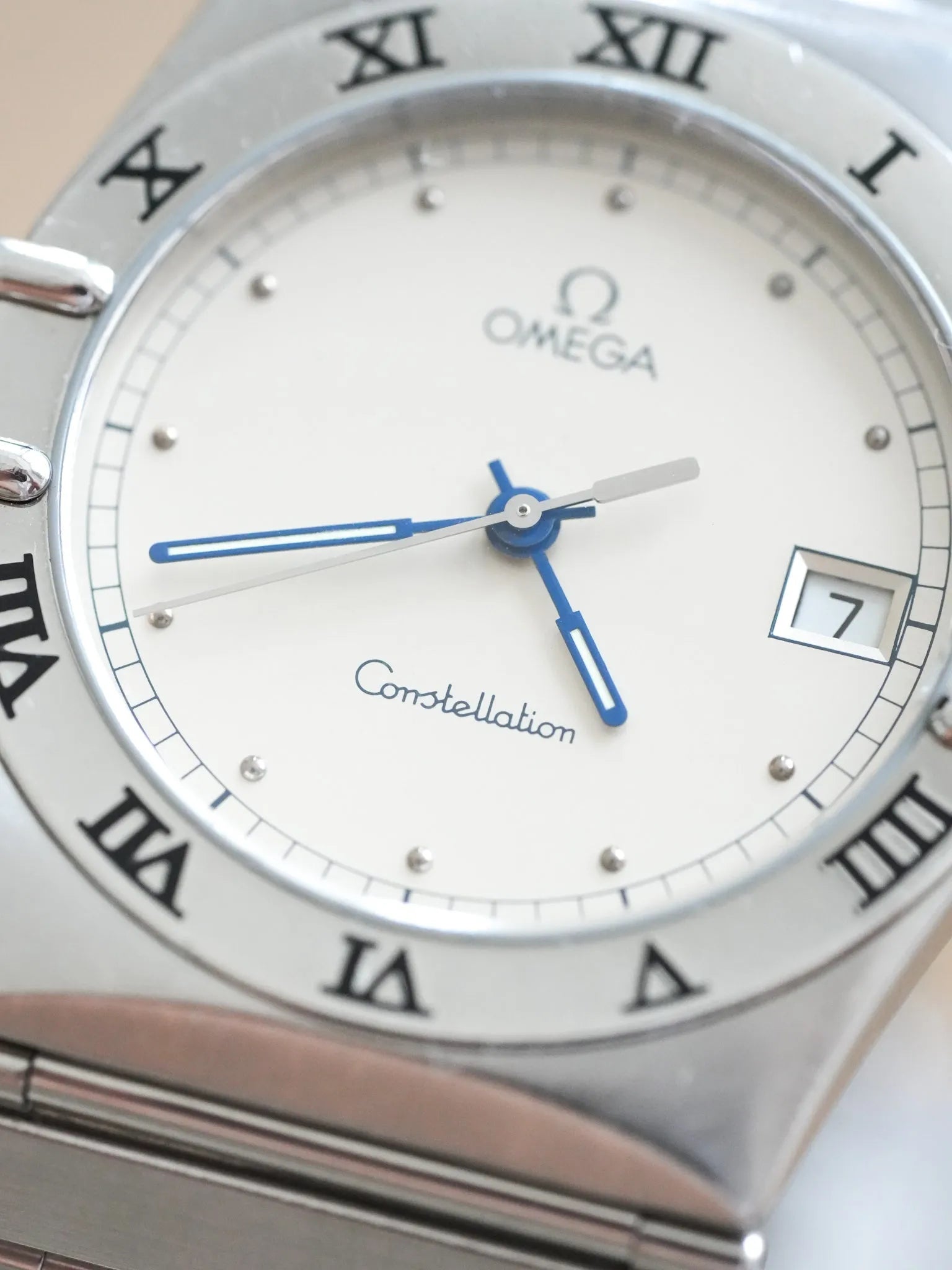 Omega - Constellation Manhattan Acier Aiguilles Bleues - 1990s - Atelier Victor Paris - Vintage Watch Shop Dubai