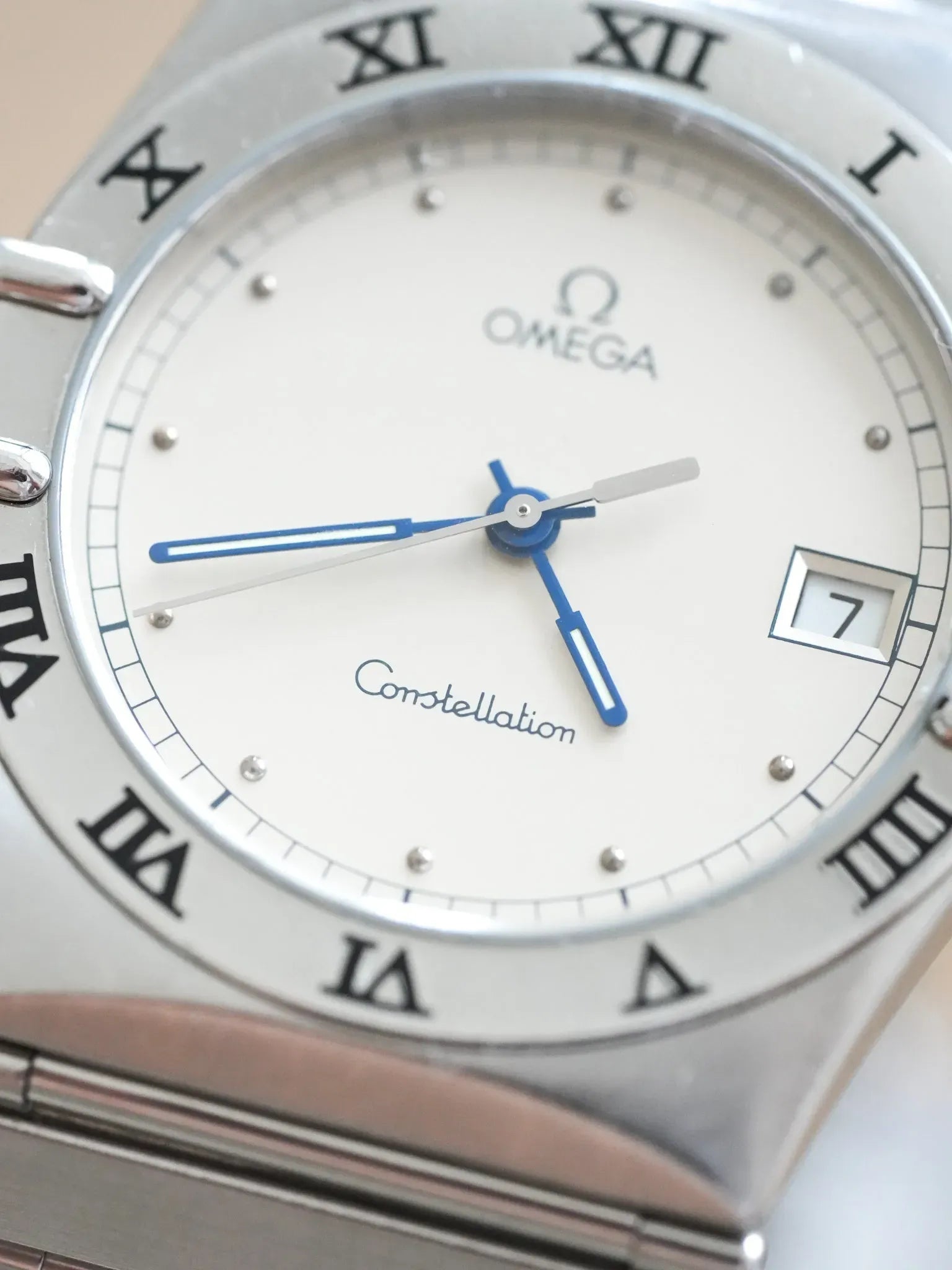 Omega - Constellation Manhattan Acier Aiguilles Bleues - 1990s - Atelier Victor - Vintage Shop