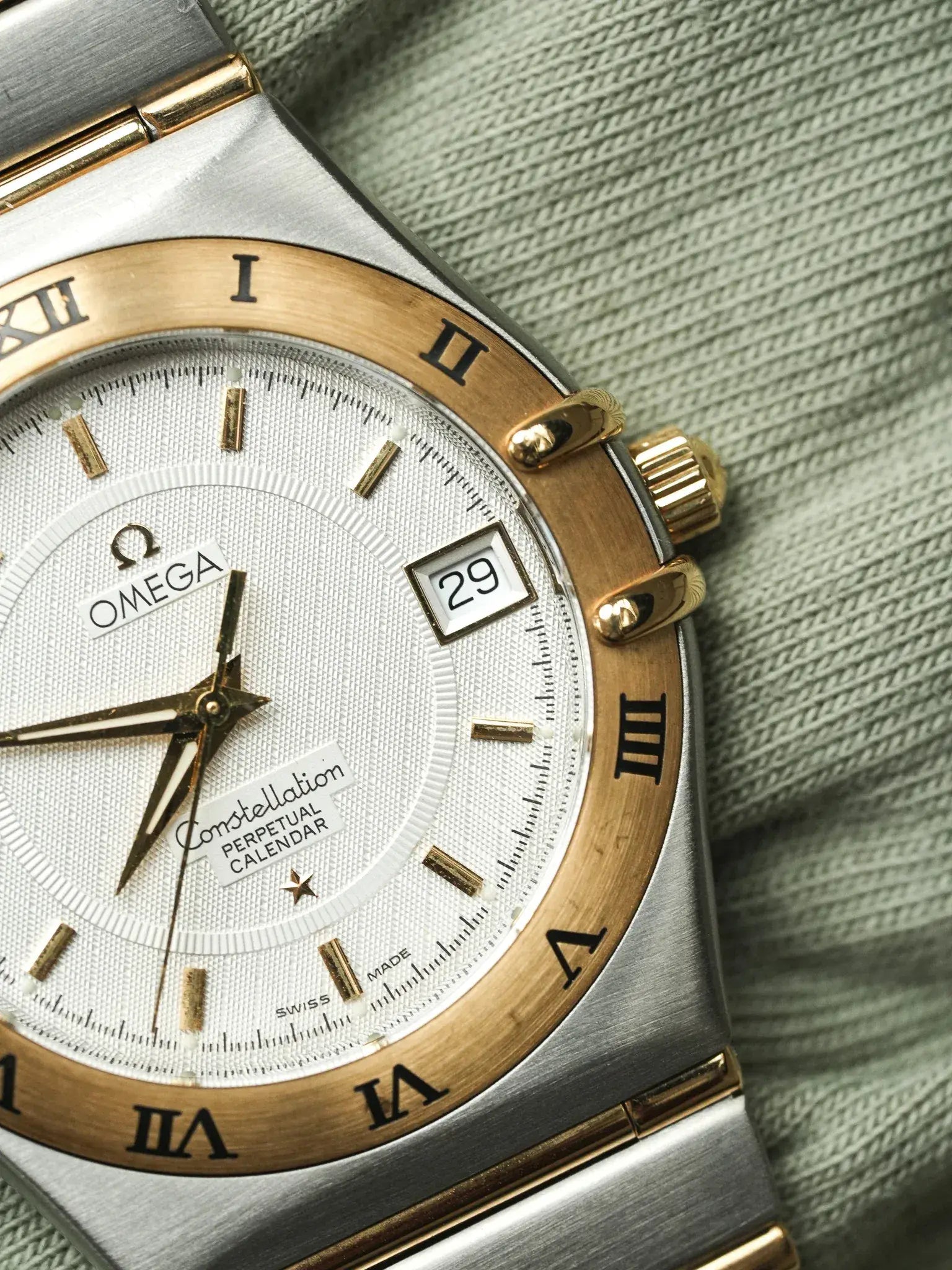 Omega - Constellation Манхэттен Сталь Золото 18к Вечный Календарь - 1990s