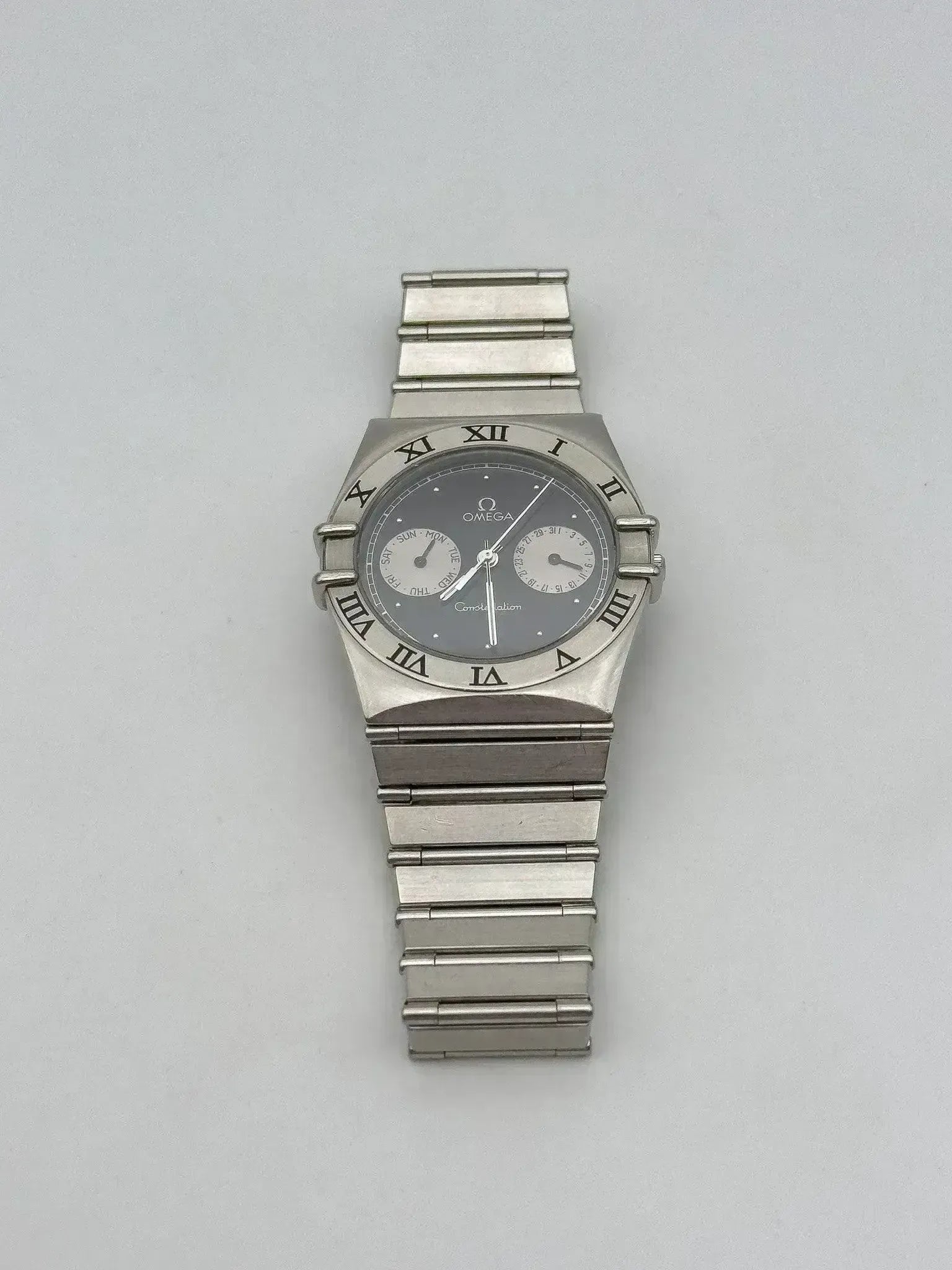 Omega - Constellation Manhattan Daydate Cadran noir - 1990s - Atelier Victor
