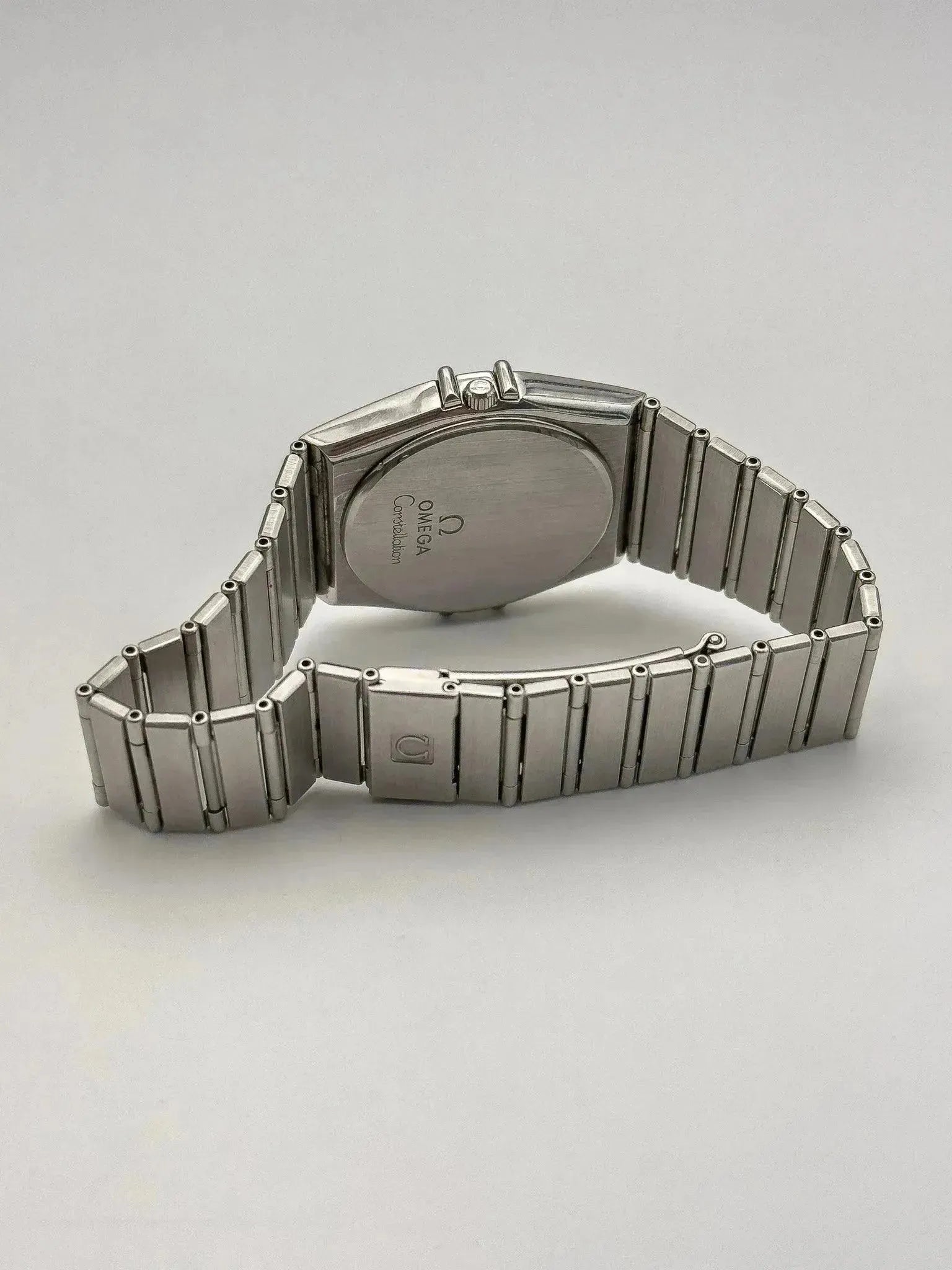 Omega - Constellation Manhattan Daydate Cadran noir - 1990s - Atelier Victor - Vintage Shop