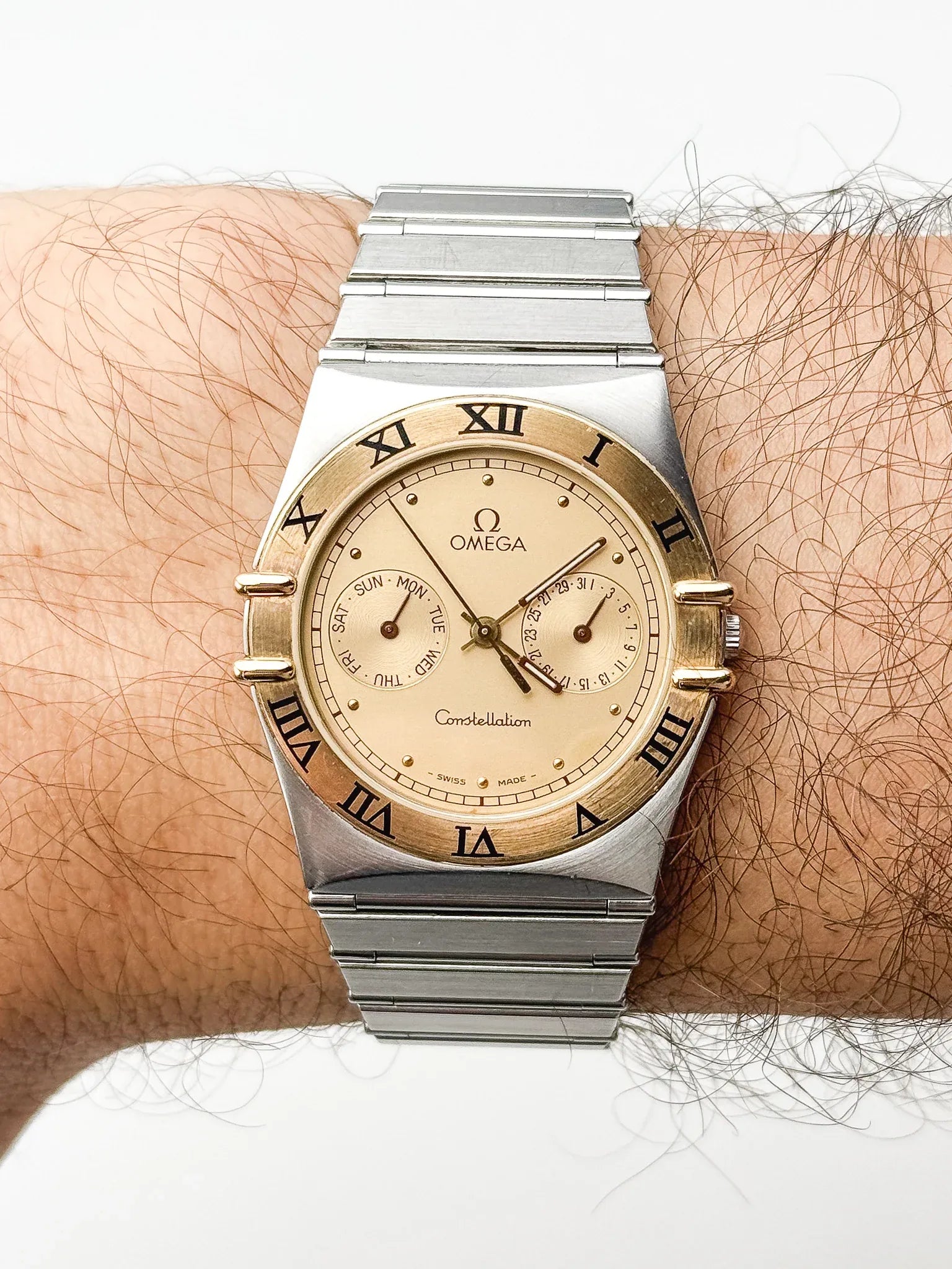 Omega - Constellation Manhattan Daydate Or et Acier - 1989 - Atelier Victor - Vintage Shop