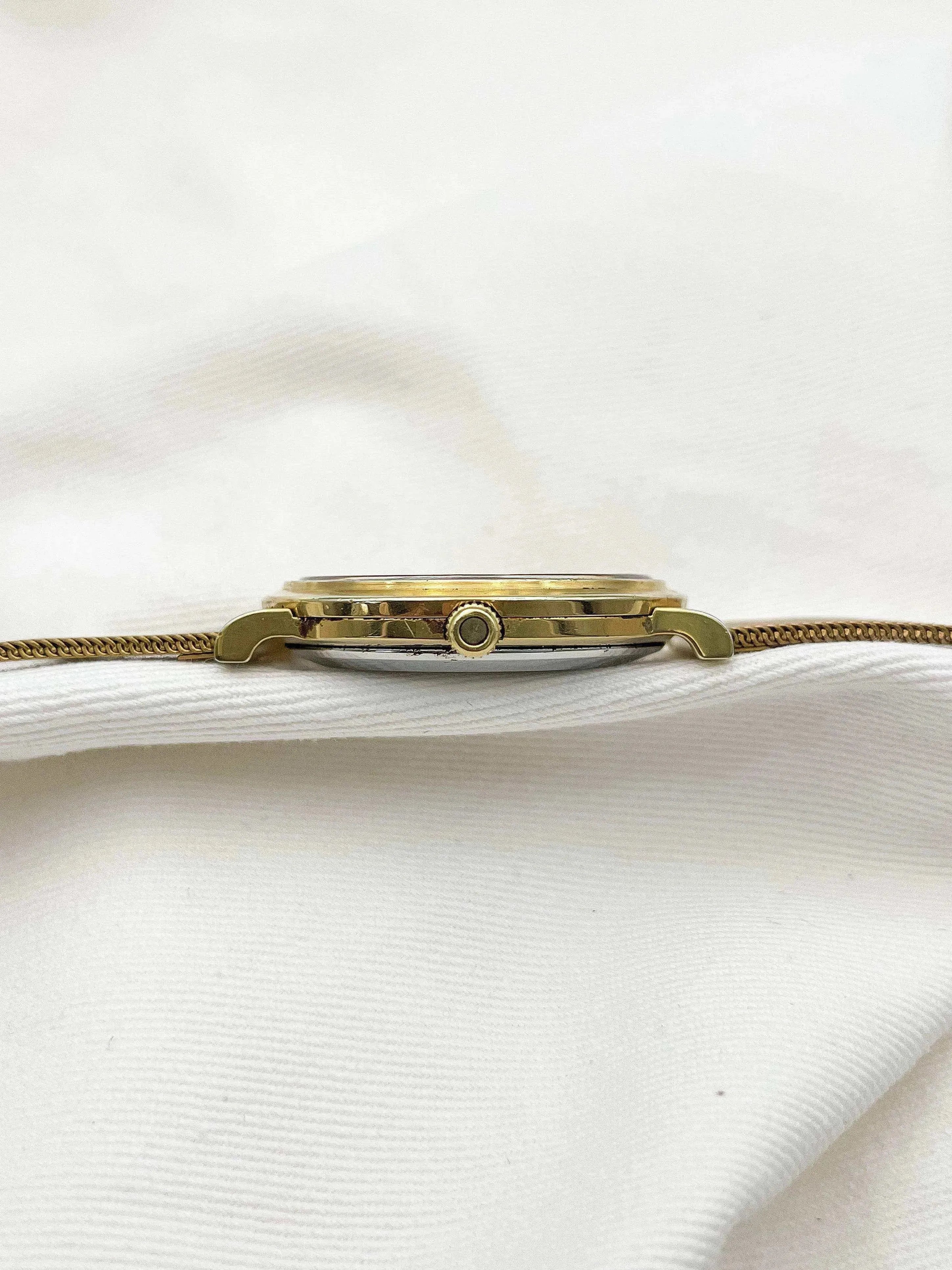 Omega - Constellation Quartz Gold - 1979 - Atelier Victor Paris - Vintage Watch Shop Dubai