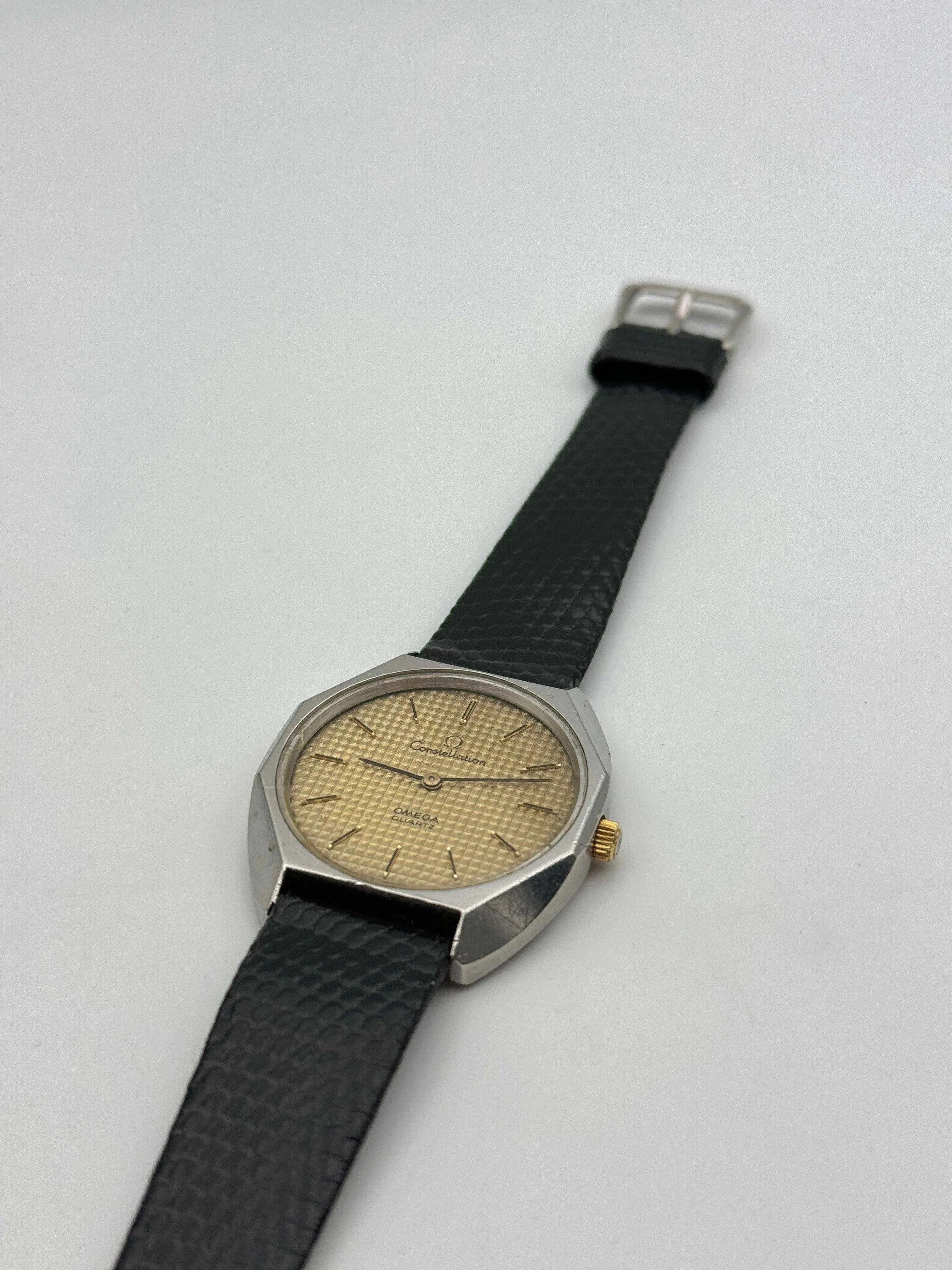 Omega - Constellation Tapissé Gold - 1979 - Atelier Victor Paris - Vintage Watch Shop Dubai