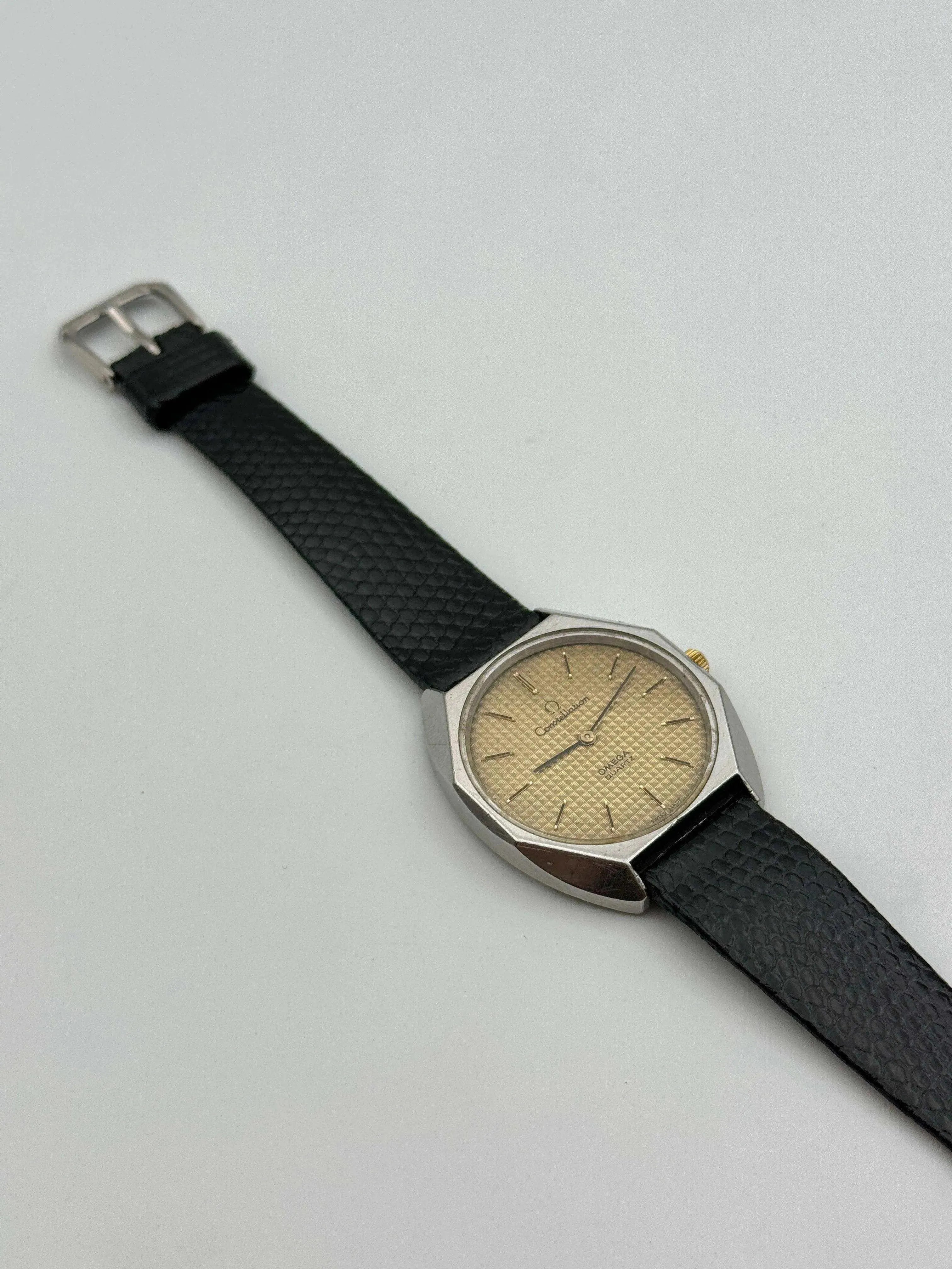Omega - Constellation Tapissé Gold - 1979 - Atelier Victor Paris - Vintage Watch Shop Dubai