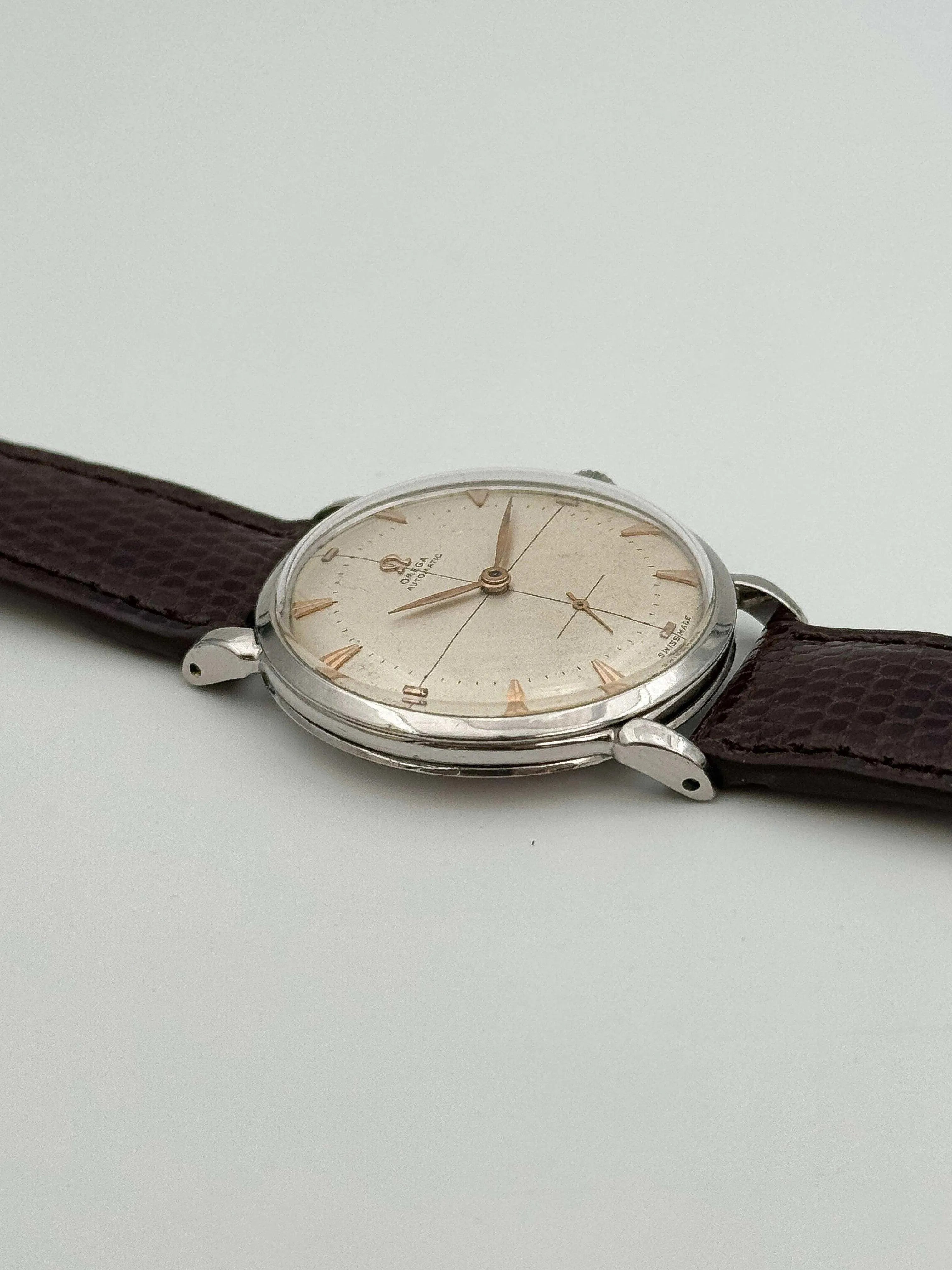 Omega - Crosshair Tear Lugs Bumper - 1950 - Atelier Victor Paris - Vintage Watch Shop Dubai