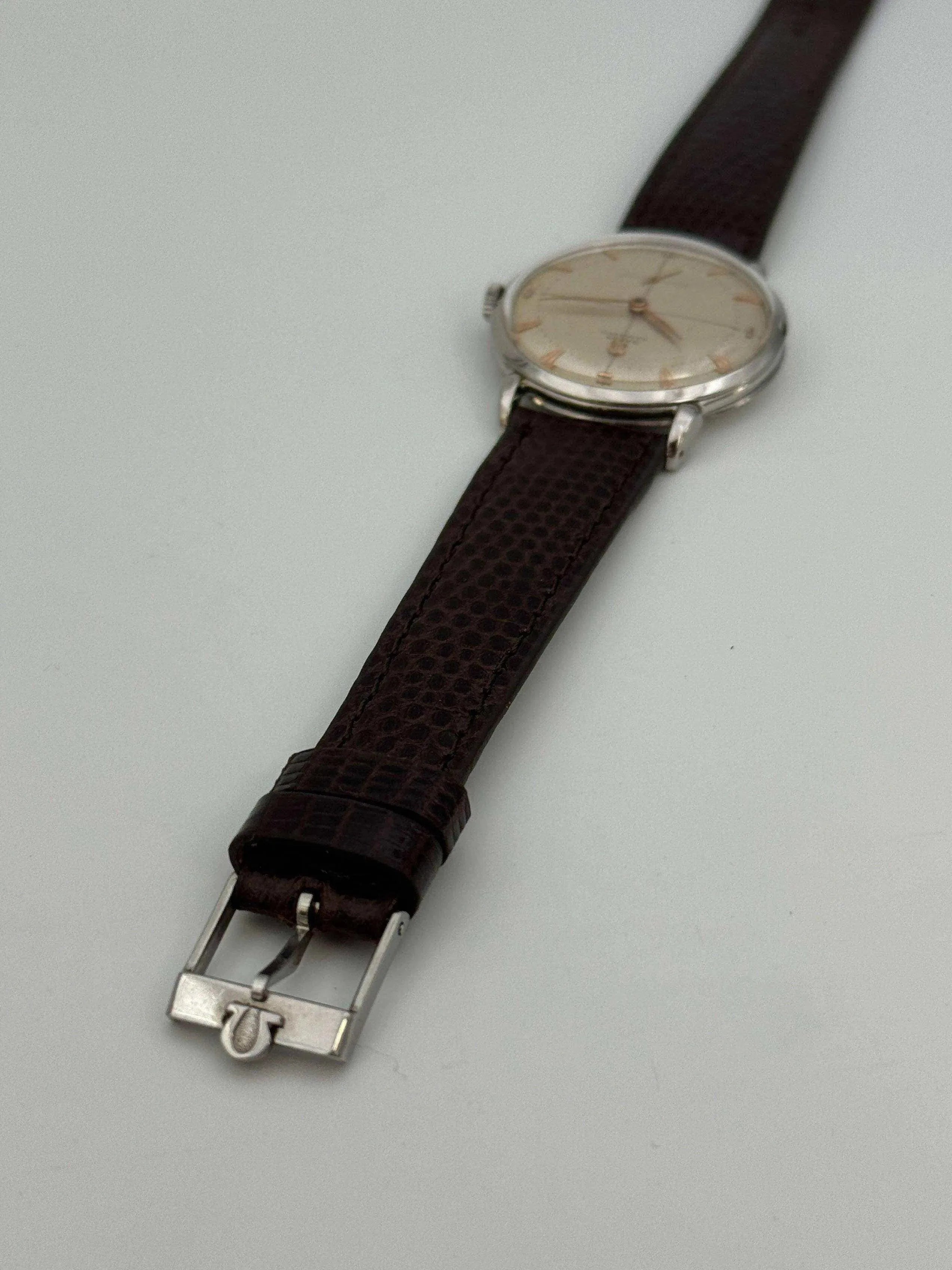 Omega - Crosshair Tear Lugs Bumper - 1950 - Atelier Victor Paris - Vintage Watch Shop Dubai