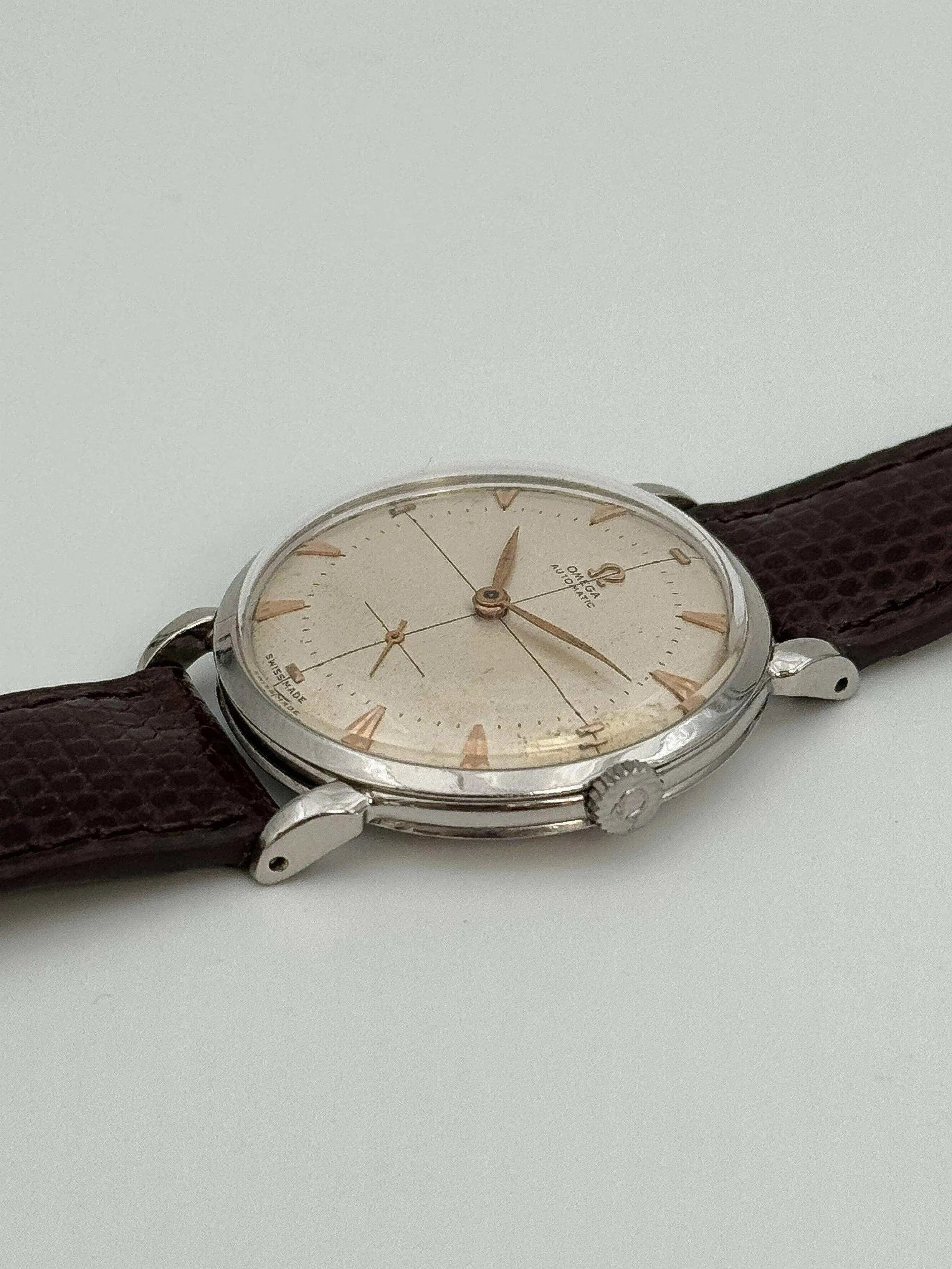 Omega - Crosshair Tear Lugs Bumper - 1950 - Atelier Victor Paris - Vintage Watch Shop Dubai