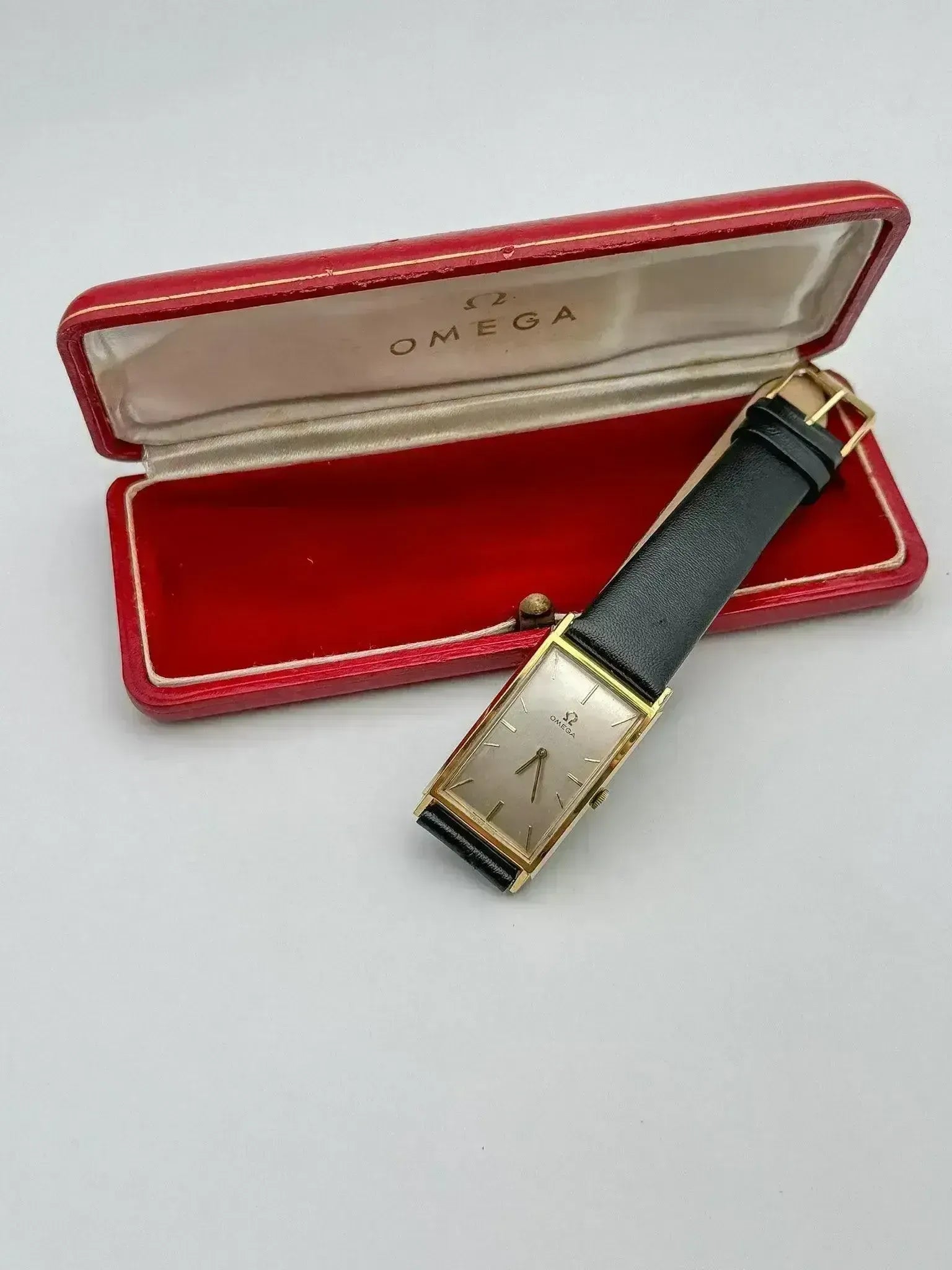 Omega - De Ville 111.016 Tank XL Curvée Or - Boite - 1965 - Atelier Victor