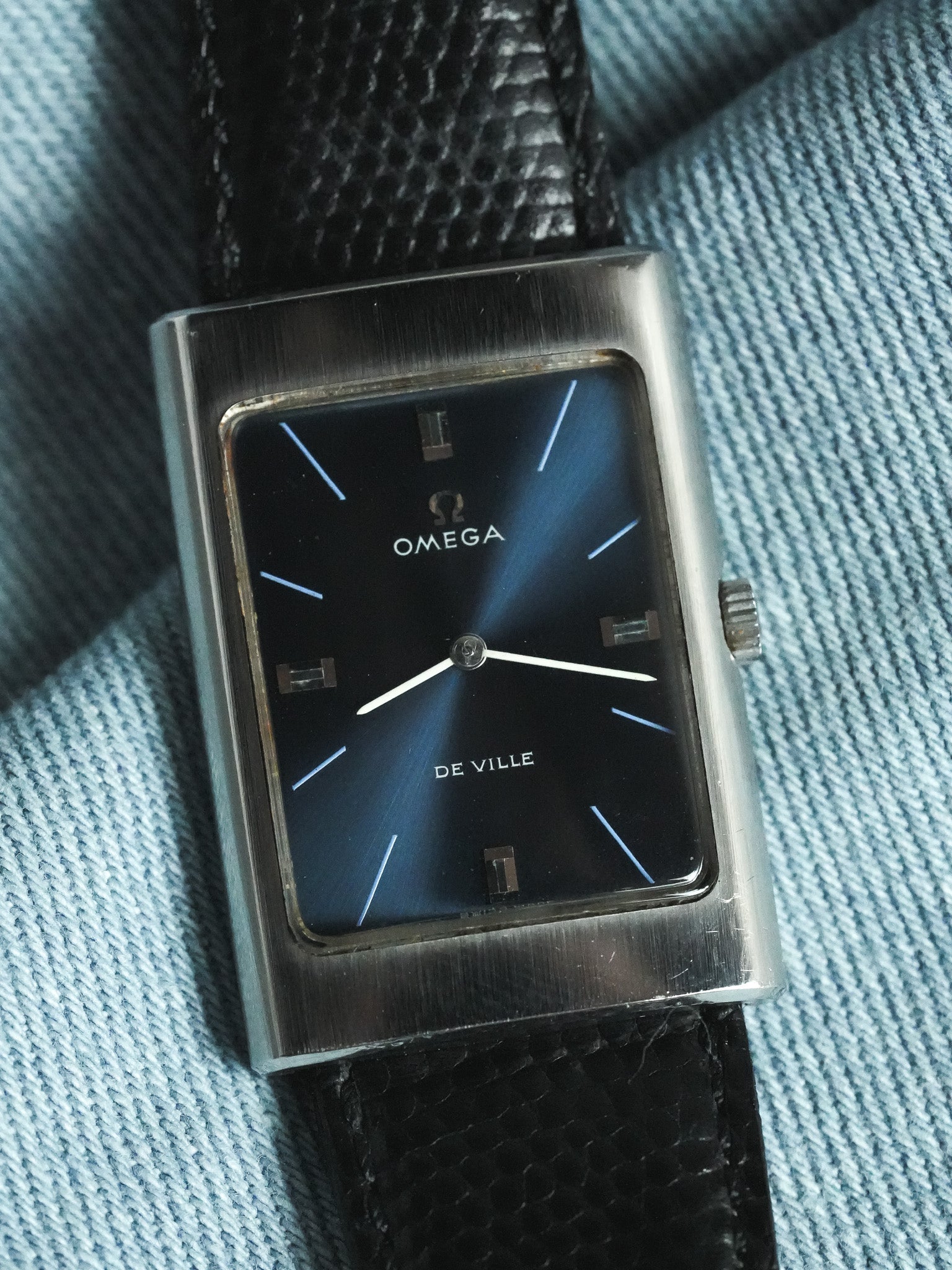 Omega - De Ville 111.101 Tank Bleu Acier Brossé - 1970 - Atelier Victor - Vintage Shop