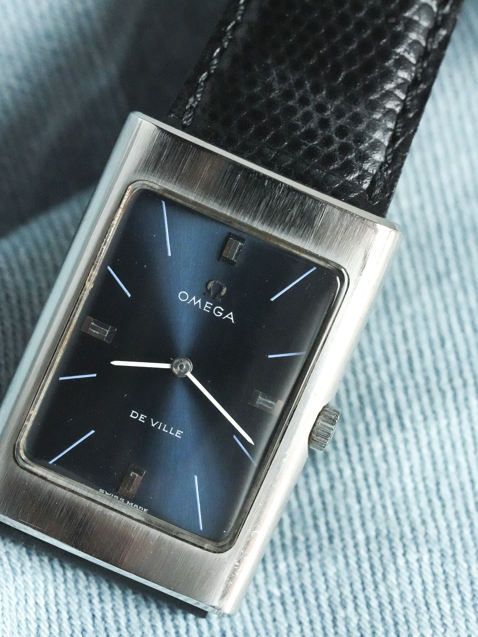Omega - De Ville 111.101 Tank Bleu Acier Brossé - 1970 - Atelier Victor - Vintage Shop