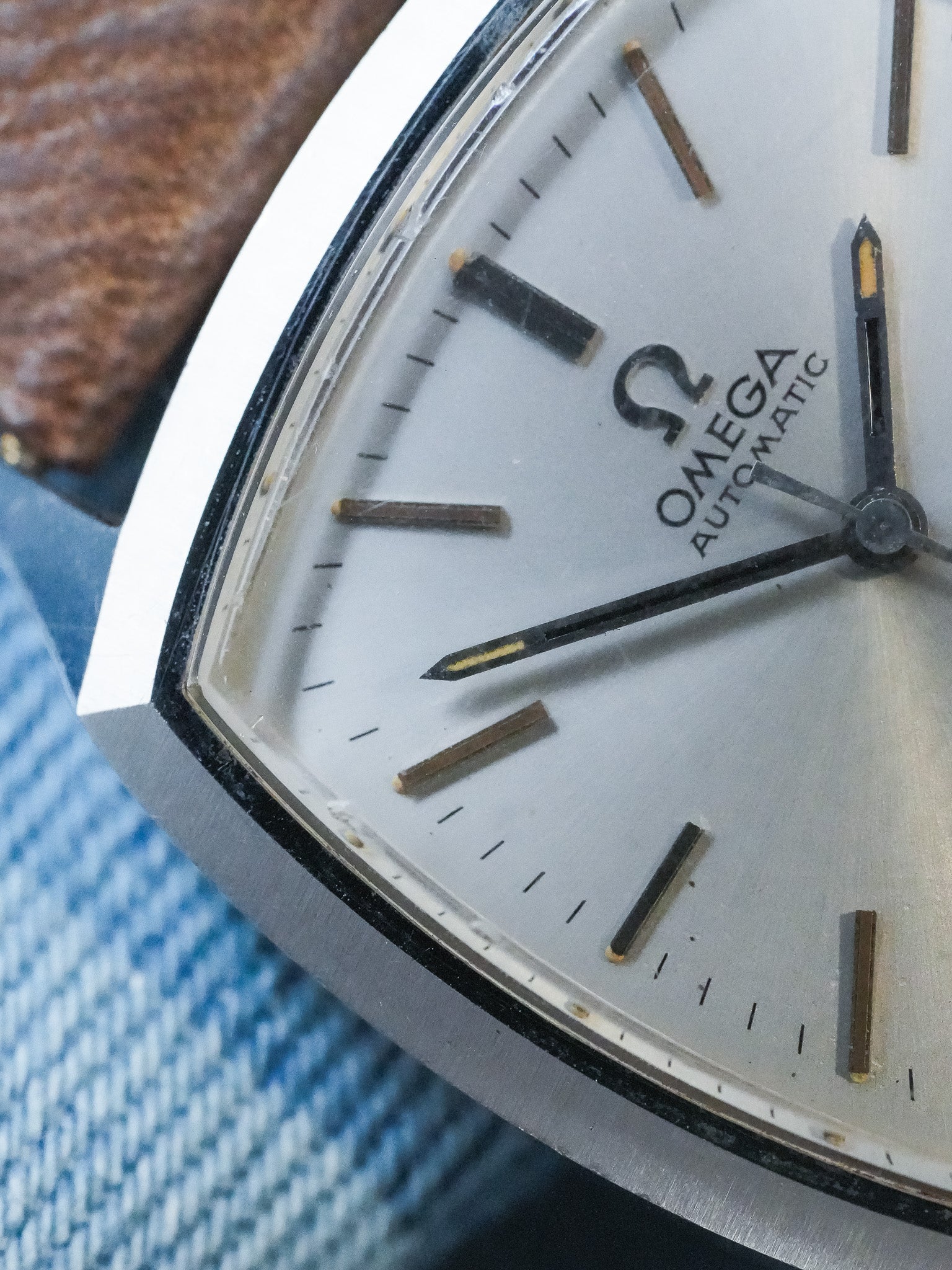 Omega - De Ville 166.075 Tonneau Acier - 1970s - Atelier Victor Paris - Vintage Watch Shop Dubai