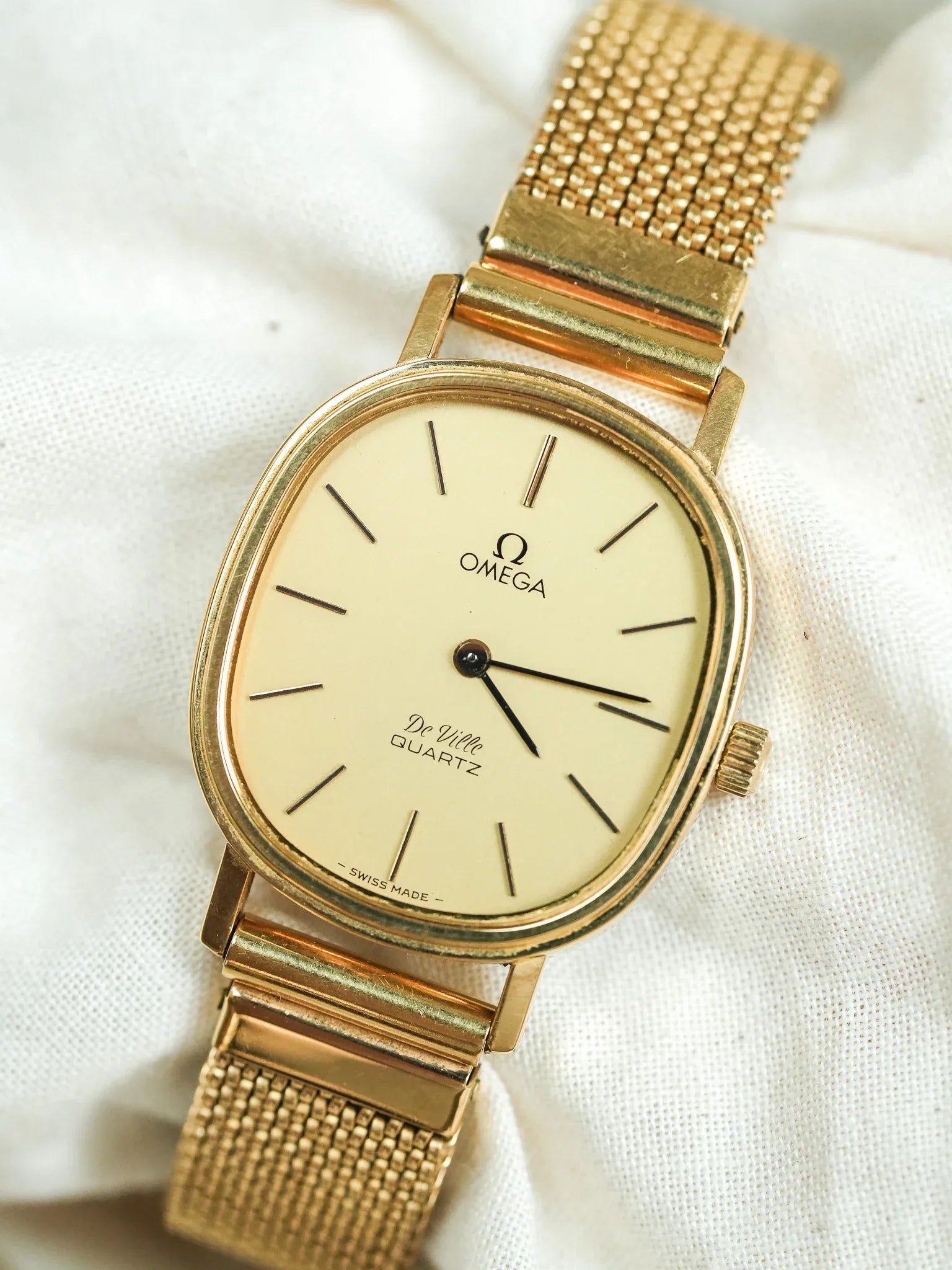 Omega - De Ville 191.0046 Tonneau plaqué or bracelet maille - 1978 - Atelier Victor - Vintage Shop