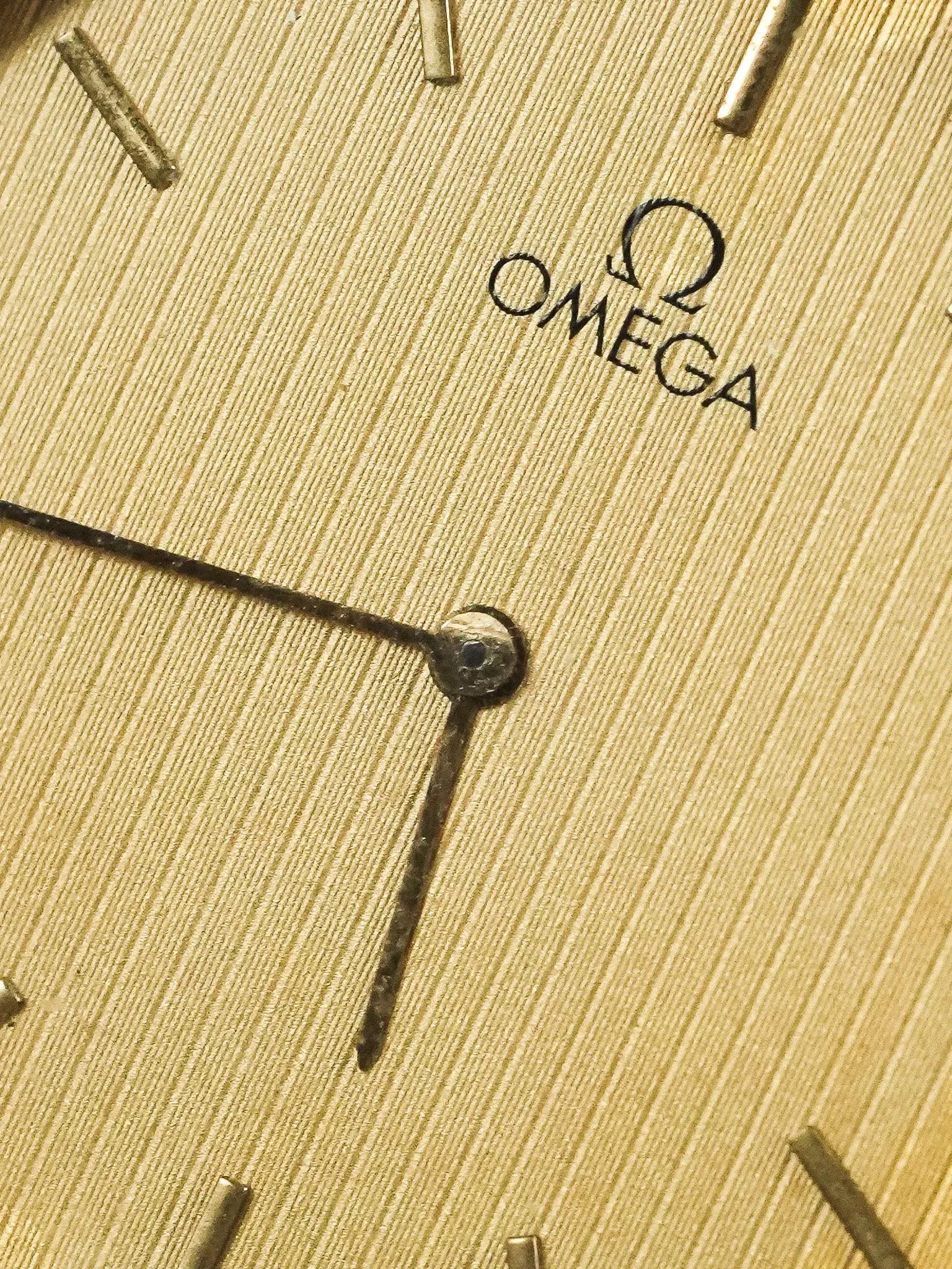 Omega - De Ville 395.0875.2 Ultra Slim Grain de riz acier or Tapisserie or - 1989 - Atelier Victor