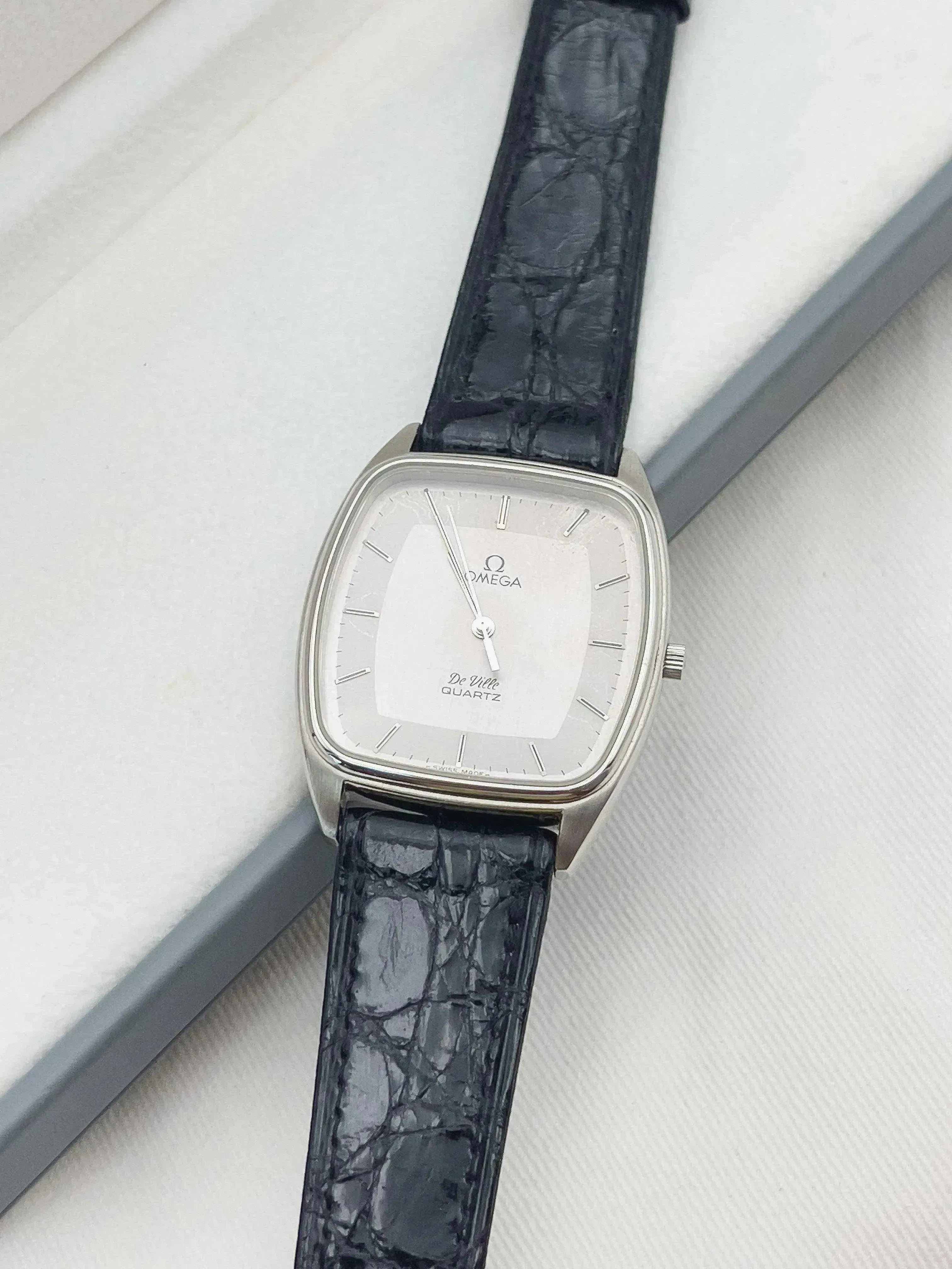 Omega De Ville Bicolores Gris - NOS - Boite & Papier - 1979 - Atelier Victor