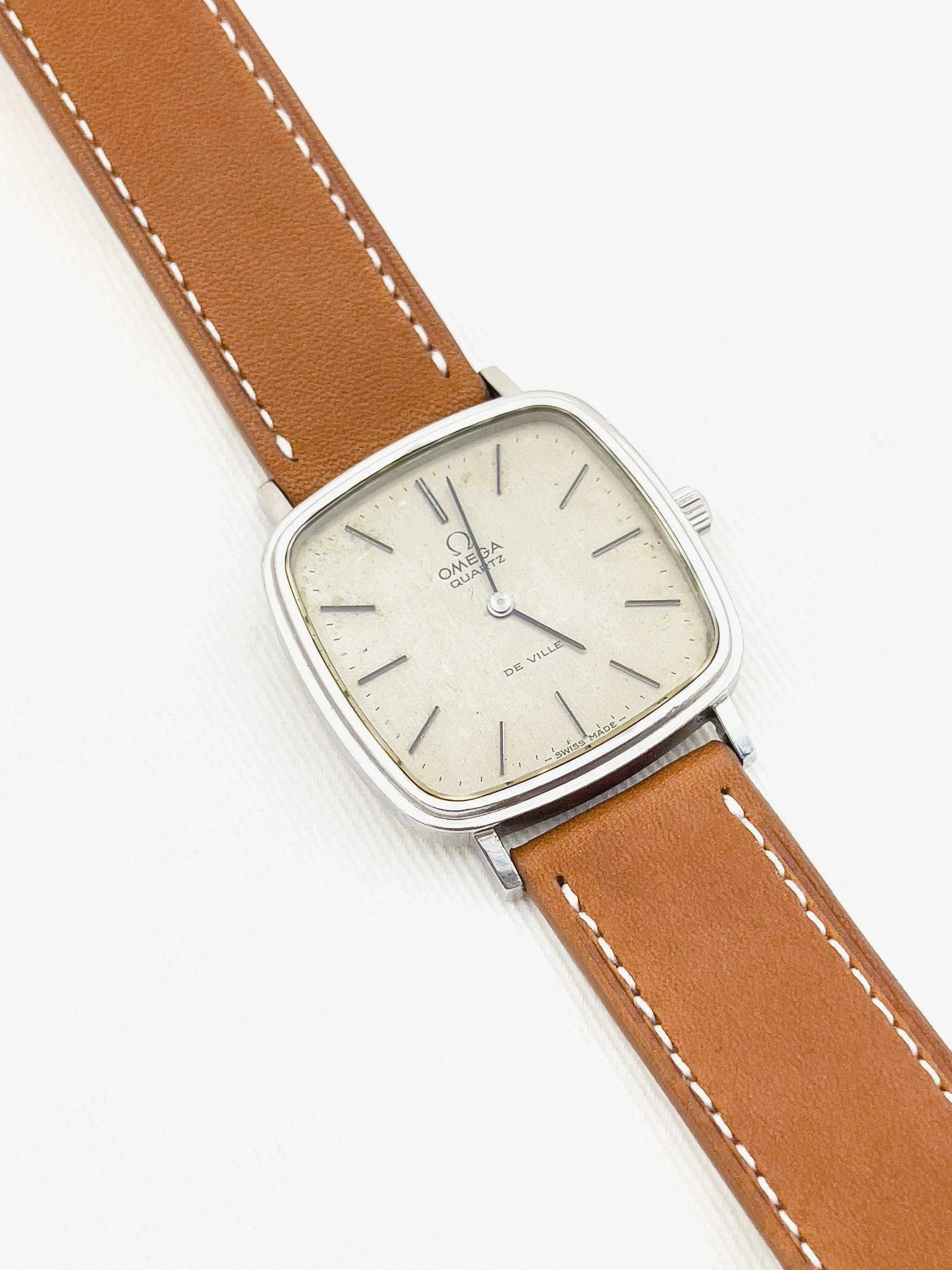 Omega - De Ville Champagne Patiné - 1978 - Atelier Victor Paris - Vintage Watch Shop Dubai