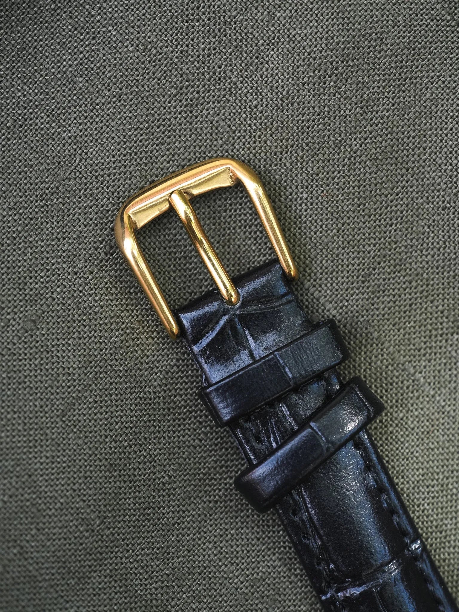 Omega - De Ville Circle Or Quartz Poussoir - 1982 - Atelier Victor