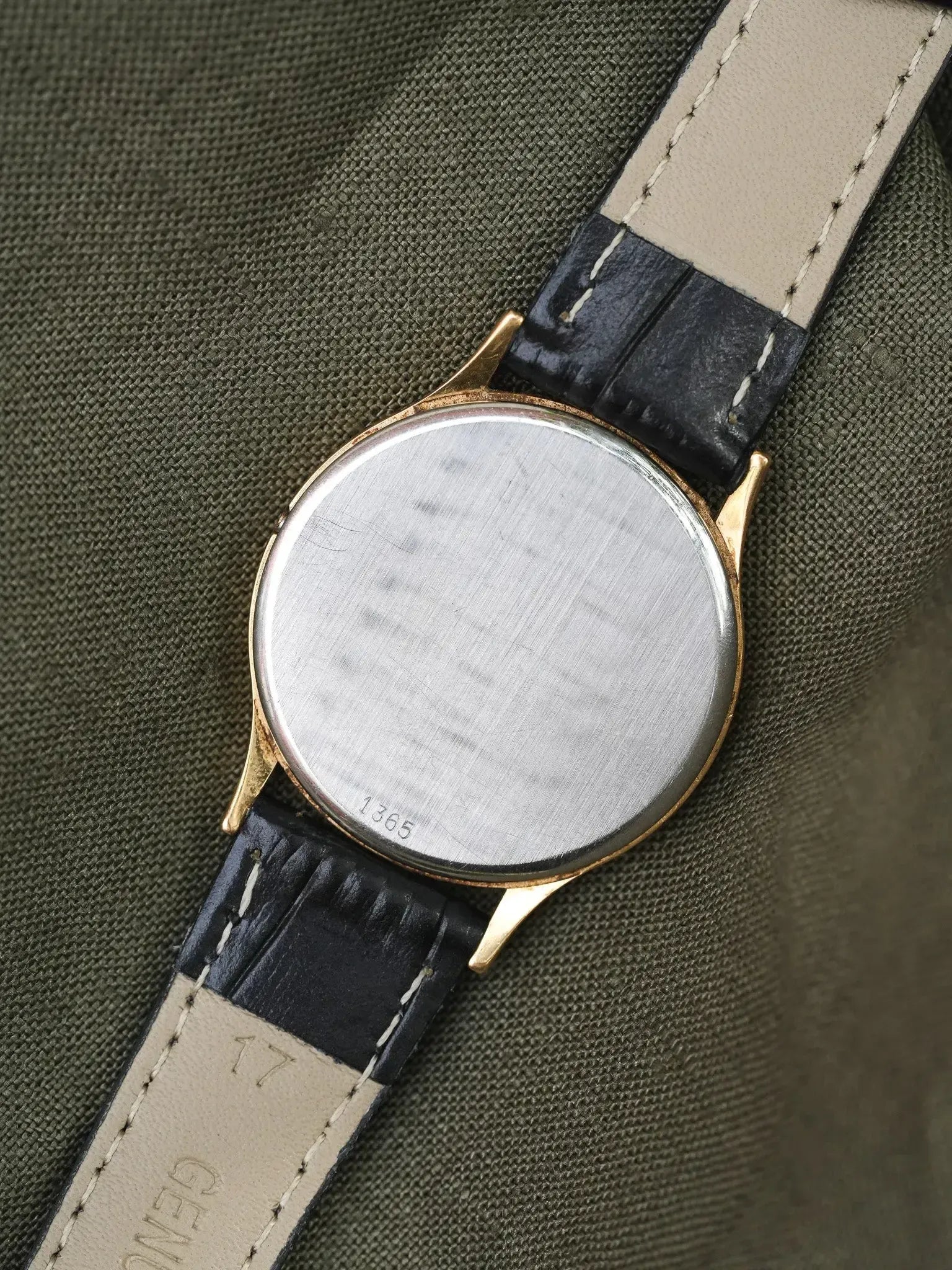 Omega - De Ville Circle Or Quartz Poussoir - 1982 - Atelier Victor