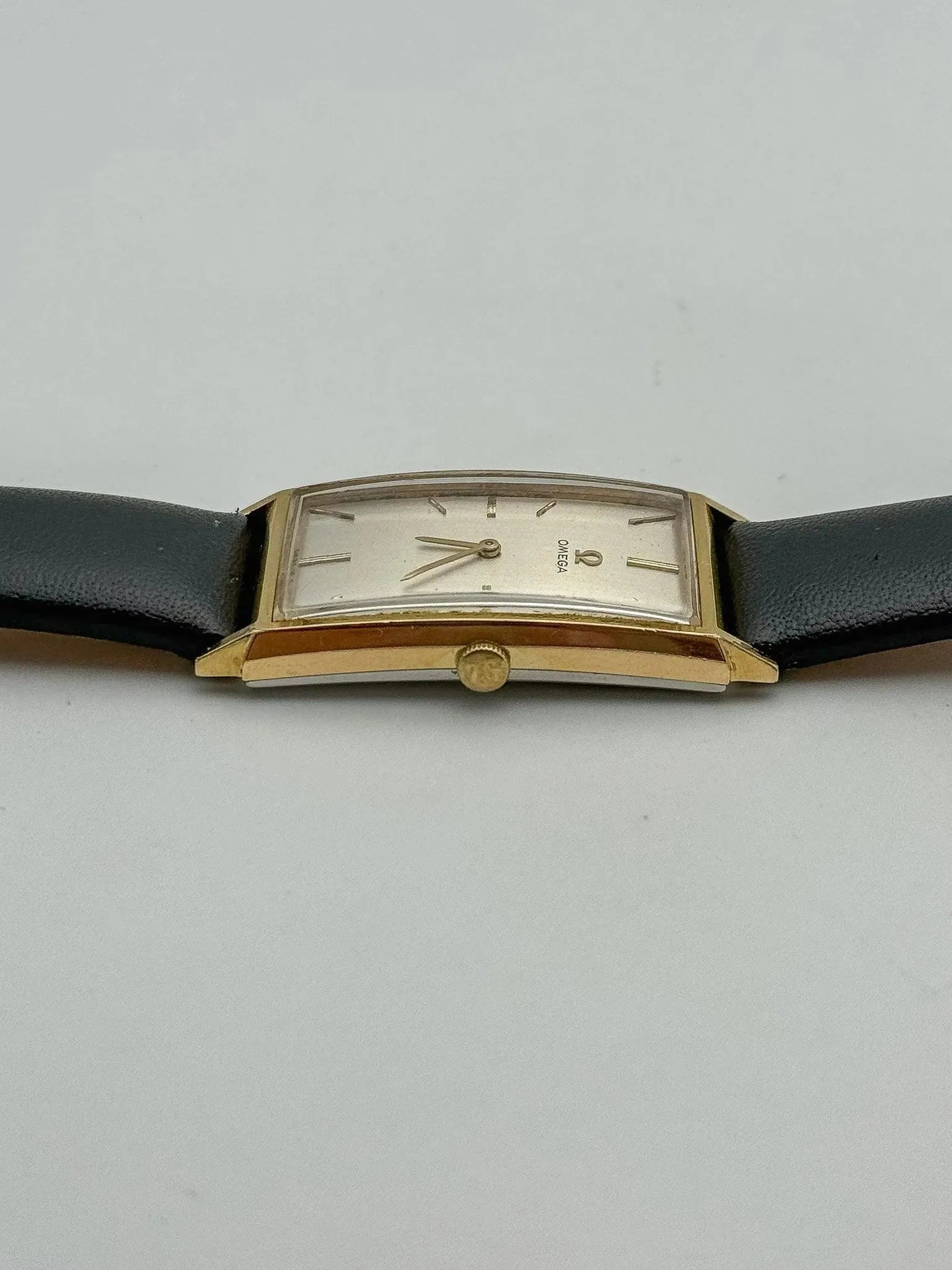 Omega - De Ville Curved Tank XL Gold - Box - 1965 - Atelier Victor Paris - Vintage Watch Shop Dubai