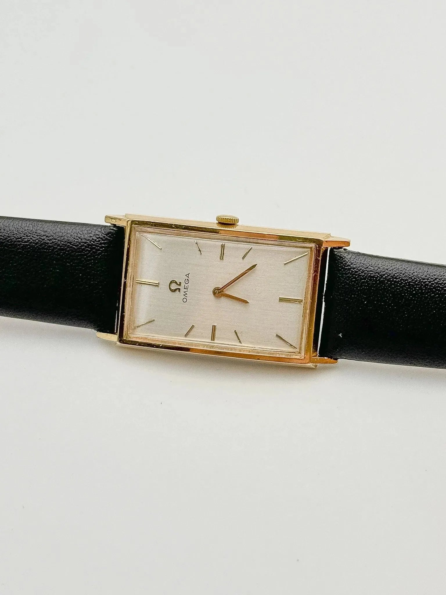 Omega - De Ville Curved Tank XL Gold - Box - 1965 - Atelier Victor Paris - Vintage Watch Shop Dubai
