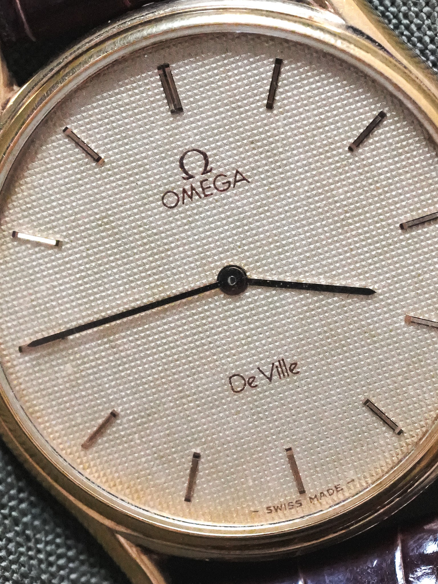 Omega - De Ville Dress Watch Clous de Paris - 1982 - Atelier Victor - Vintage Shop