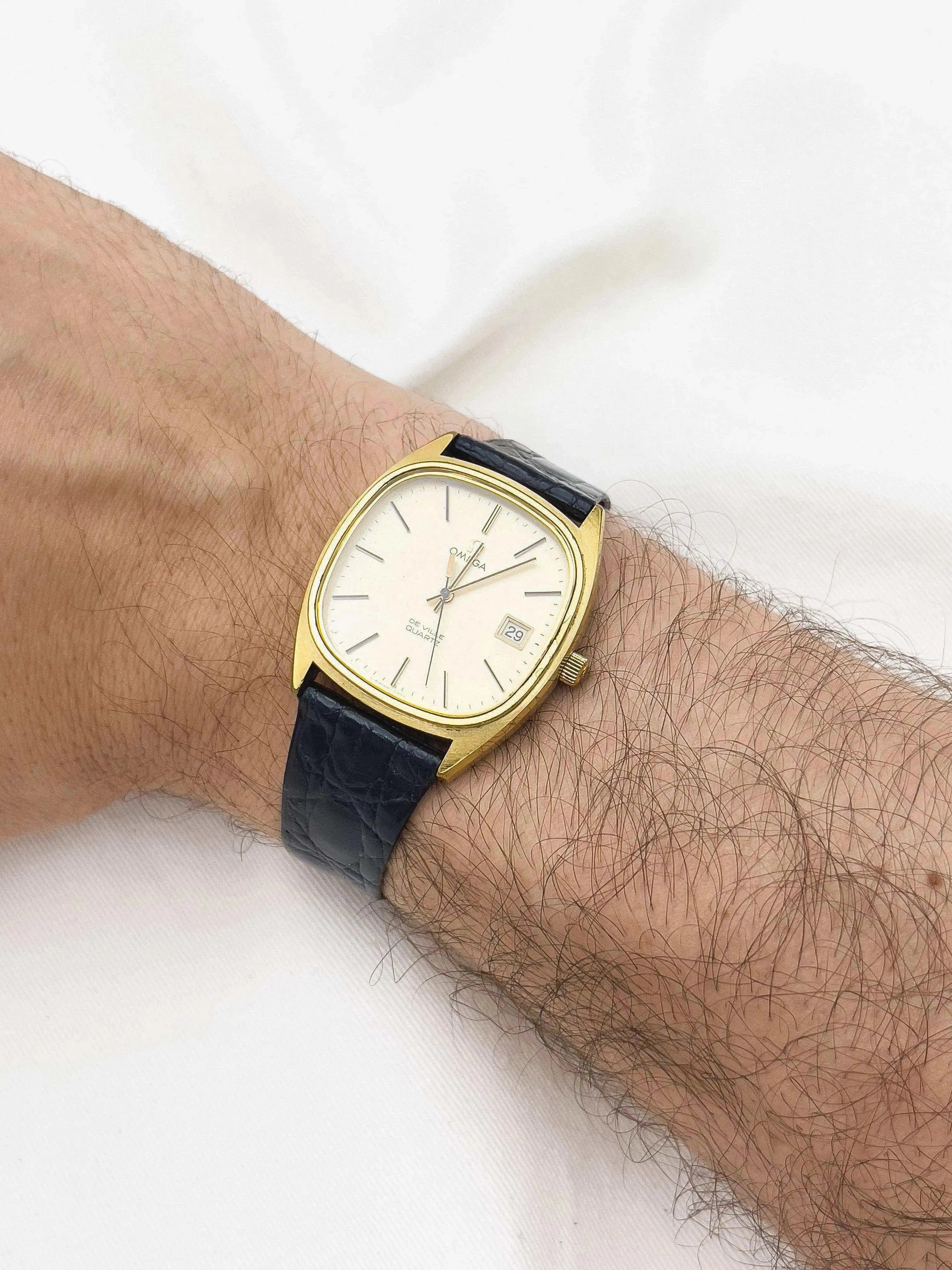 Omega - De Ville Gold date - 1976 - Atelier Victor Paris - Vintage Watch Shop Dubai