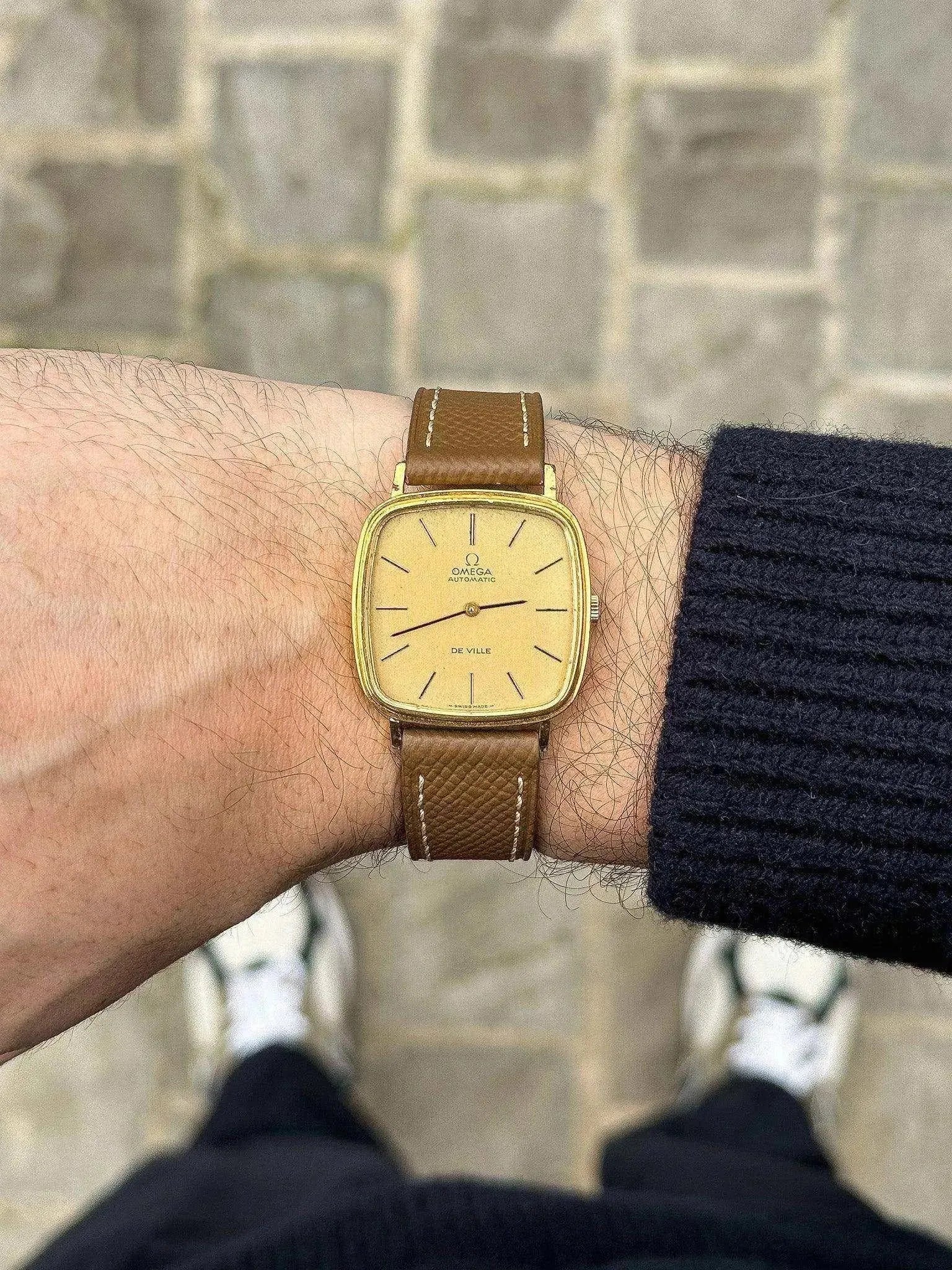 Omega - De Ville Gold Square - 1973 - Atelier Victor Paris - Vintage Watch Shop Dubai