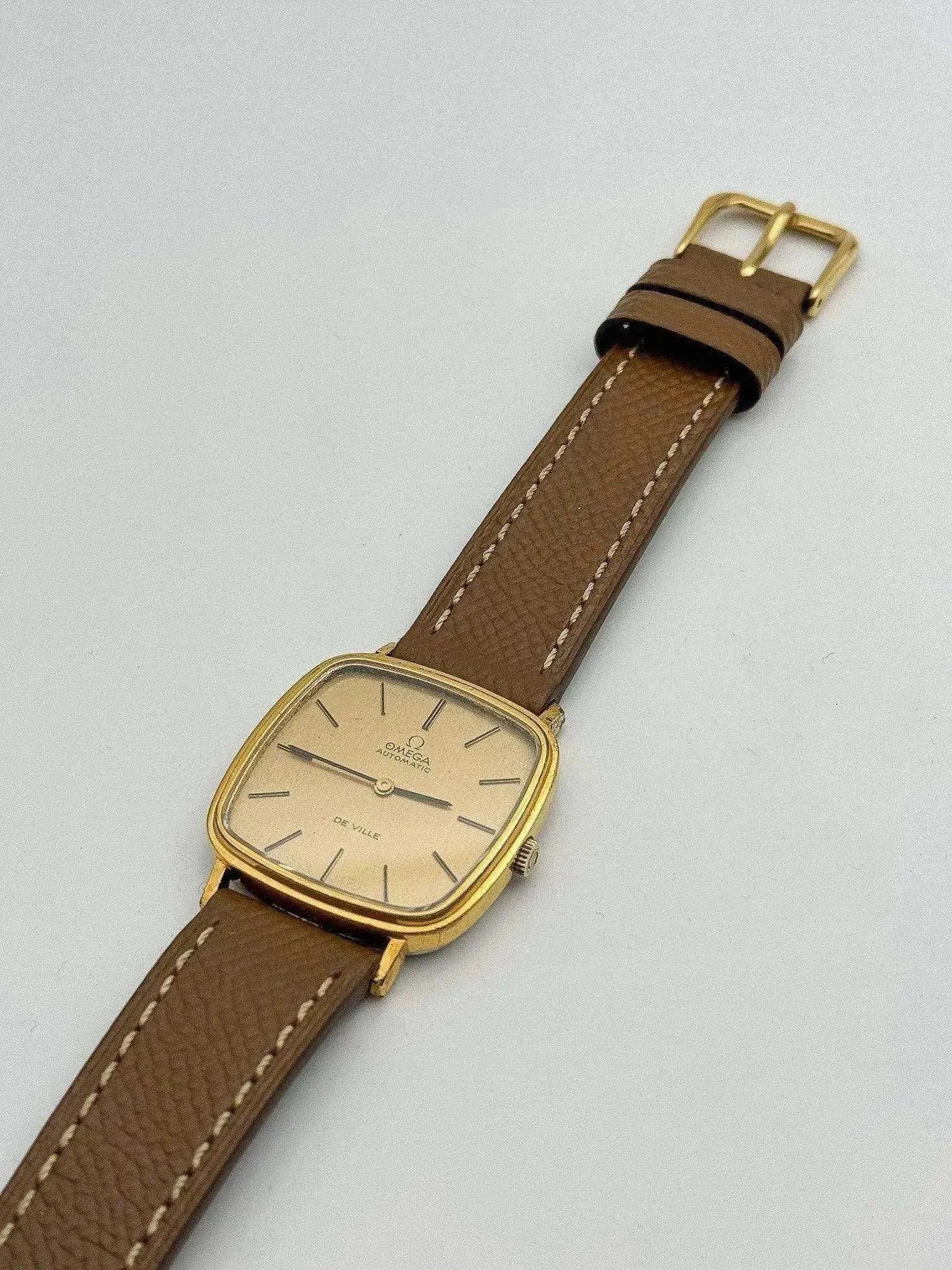 Omega - De Ville Gold Square - 1973 - Atelier Victor - Vintage Shop
