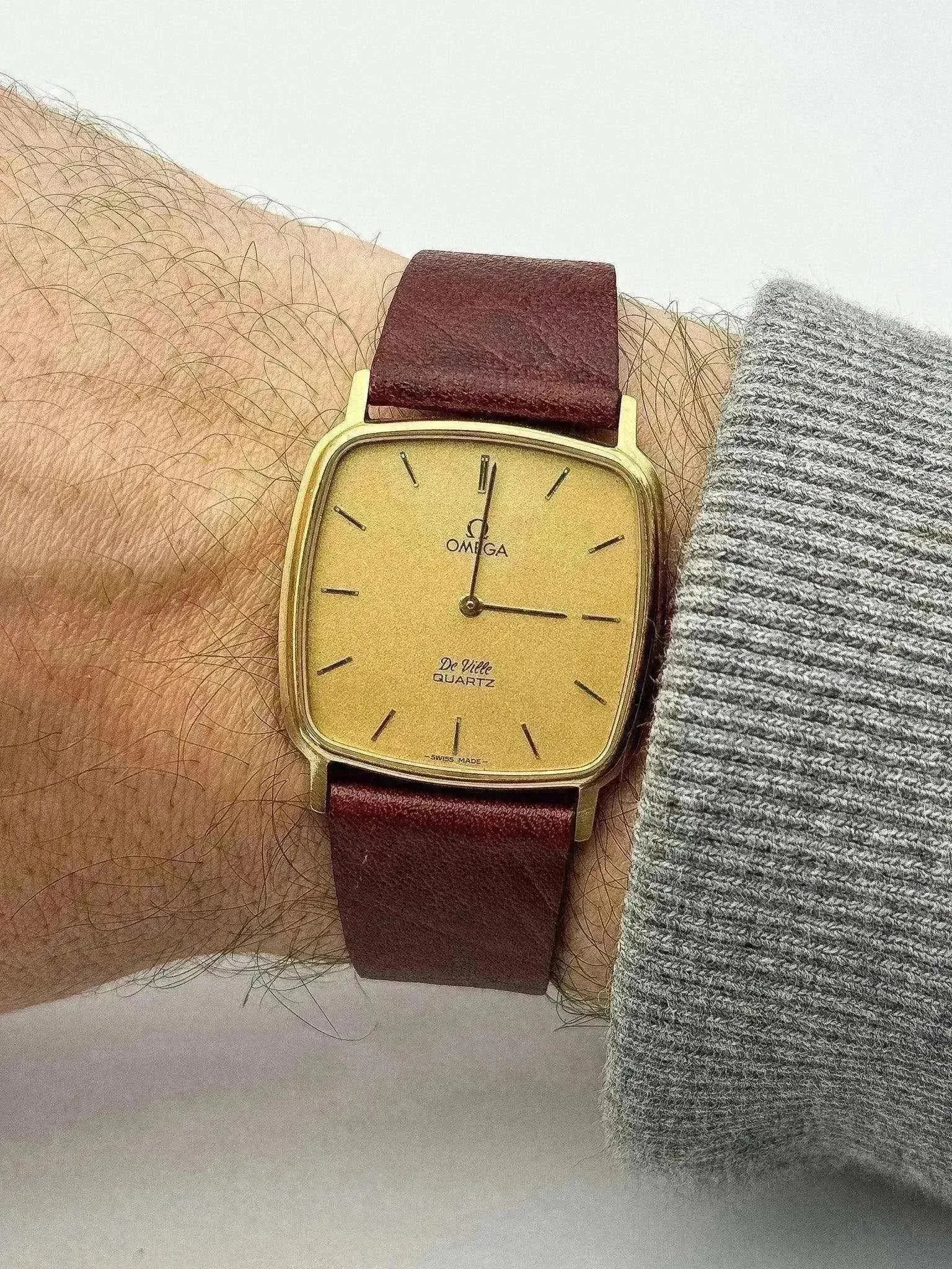 Omega - De Ville Gold Square - 1979 - Atelier Victor