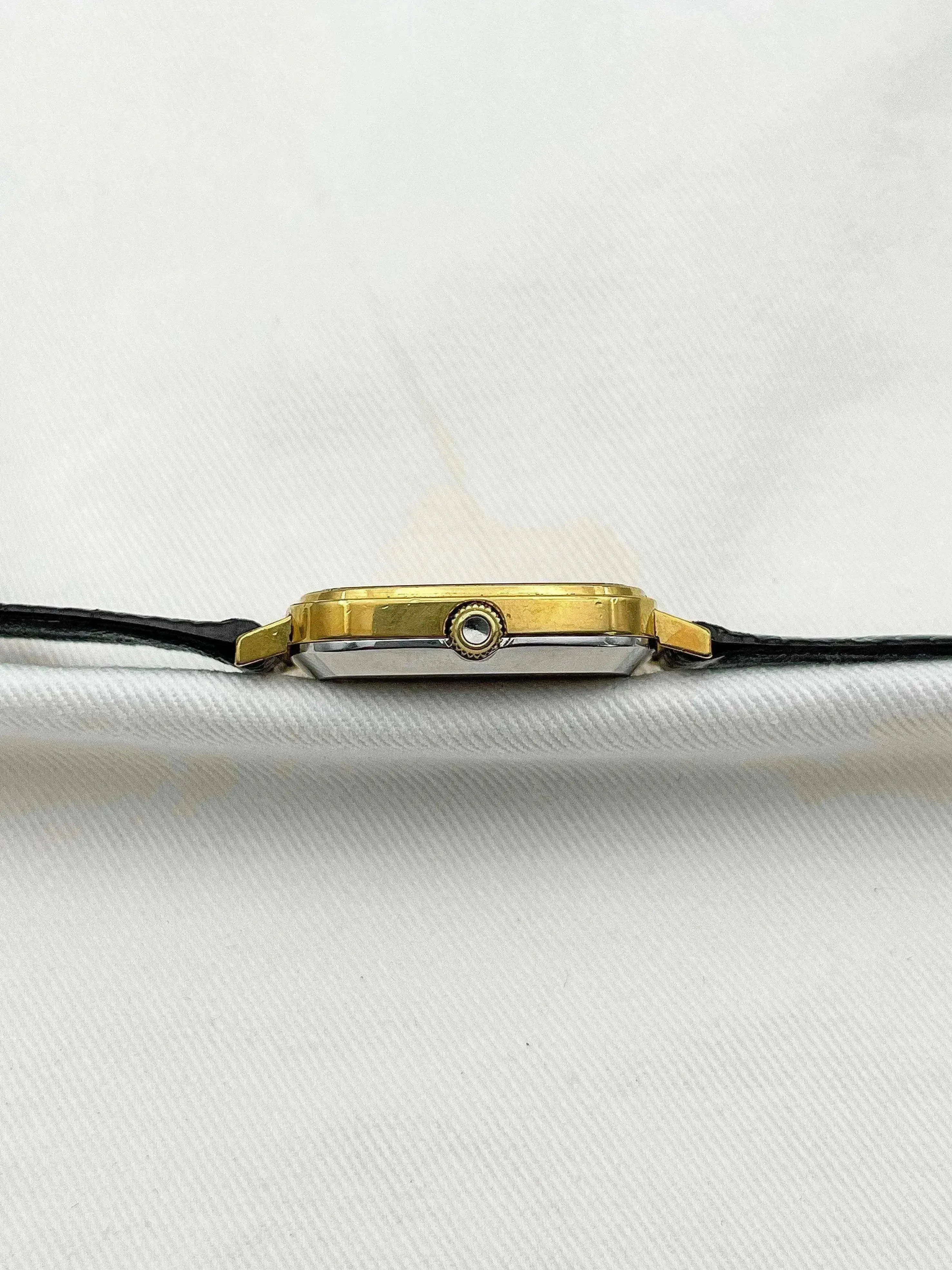 Omega - De Ville Gold Square Patina Quartz - 1977 - Atelier Victor - Vintage Shop