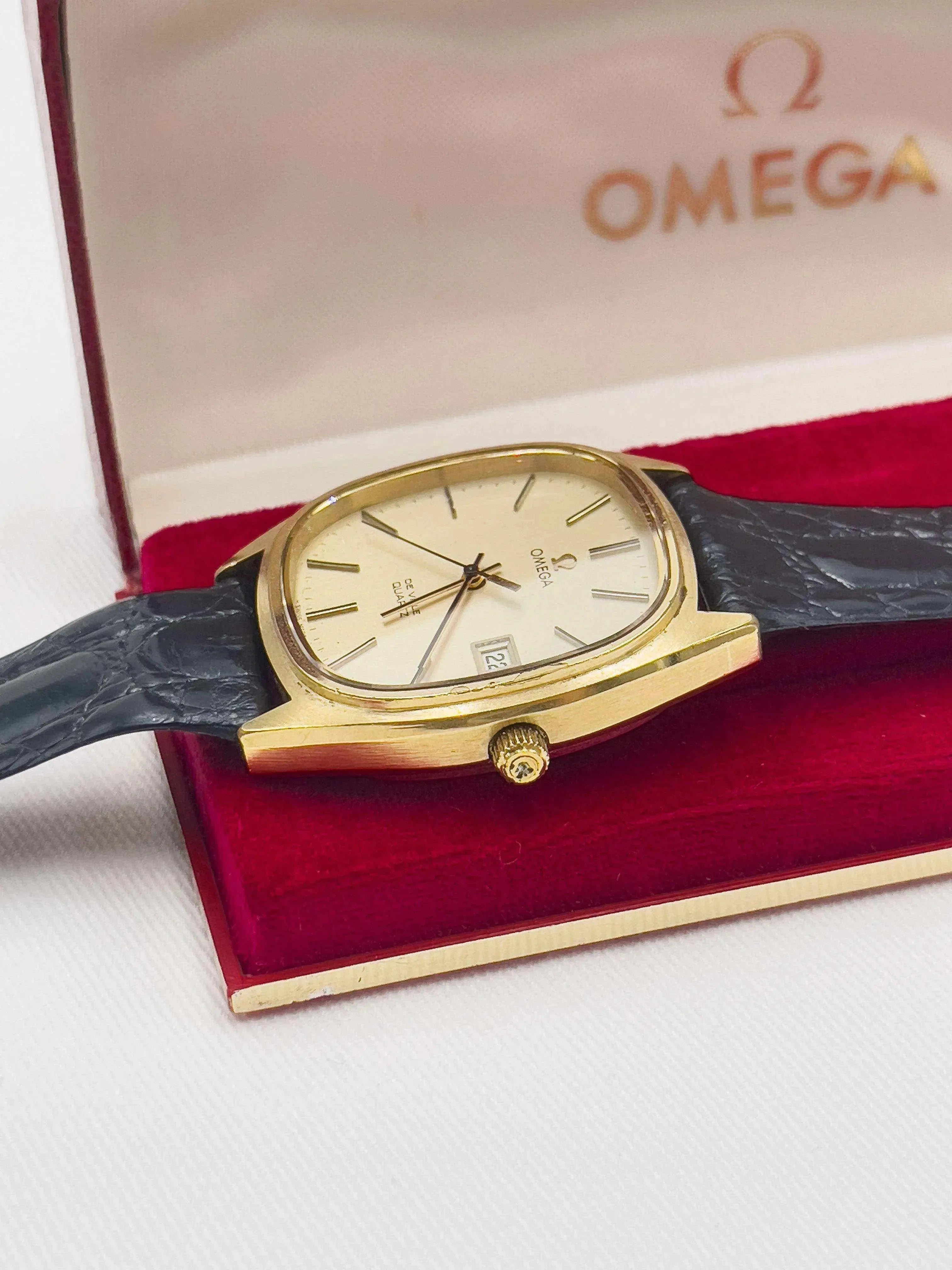 Omega - De Ville Gold w/ box - 1976 - Atelier Victor Paris - Vintage Watch Shop Dubai