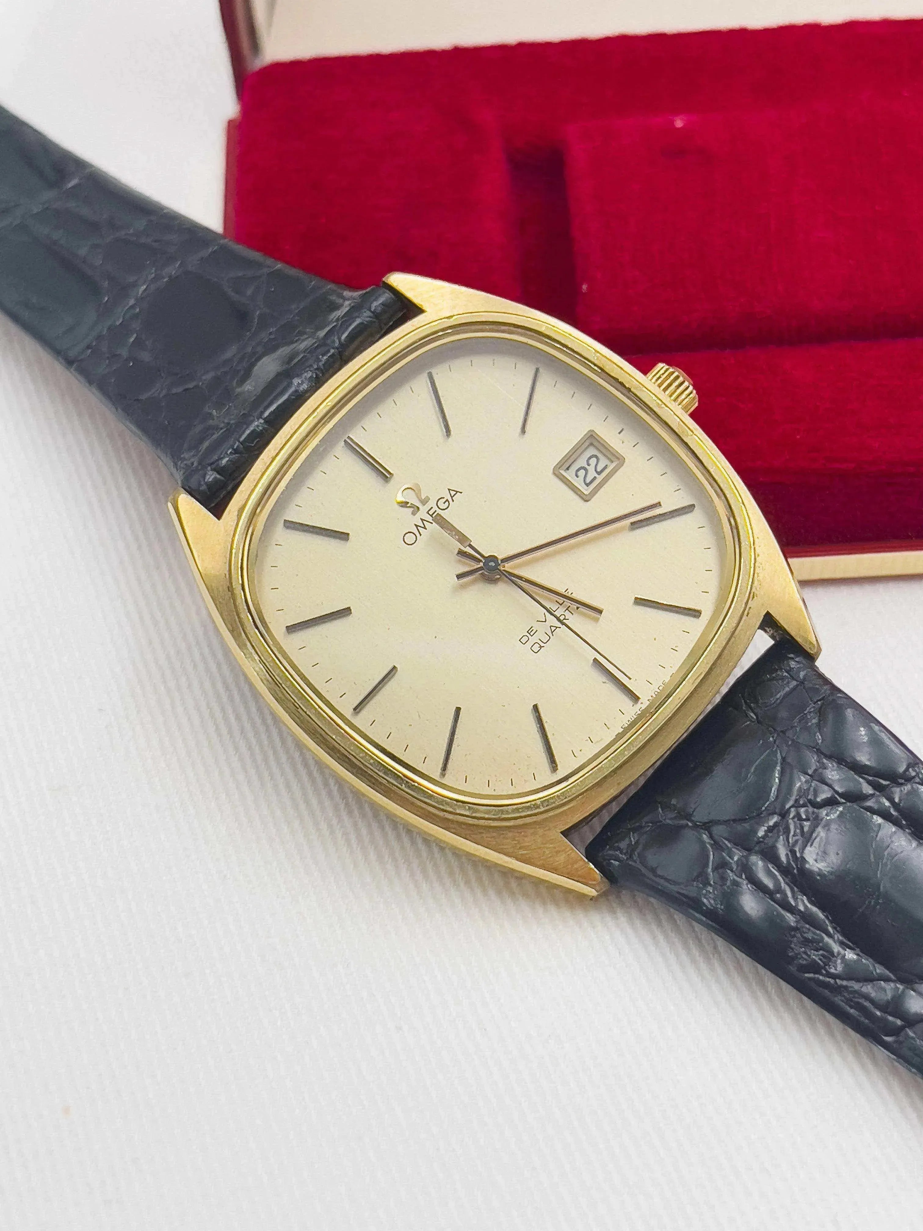 Omega - De Ville Gold w/ box - 1976 - Atelier Victor Paris - Vintage Watch Shop Dubai