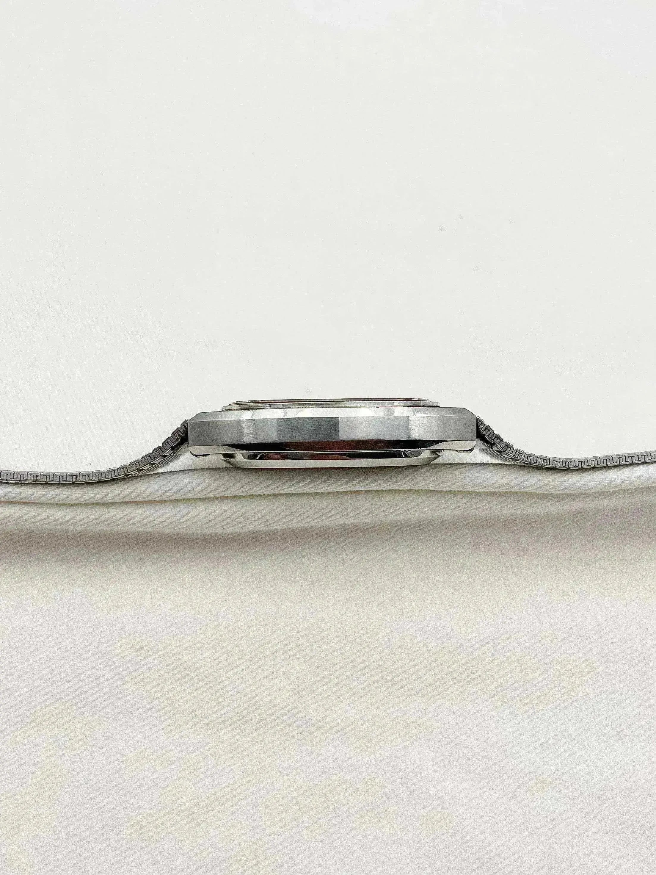 Omega - De Ville Maille Oversized - 1976 - Atelier Victor