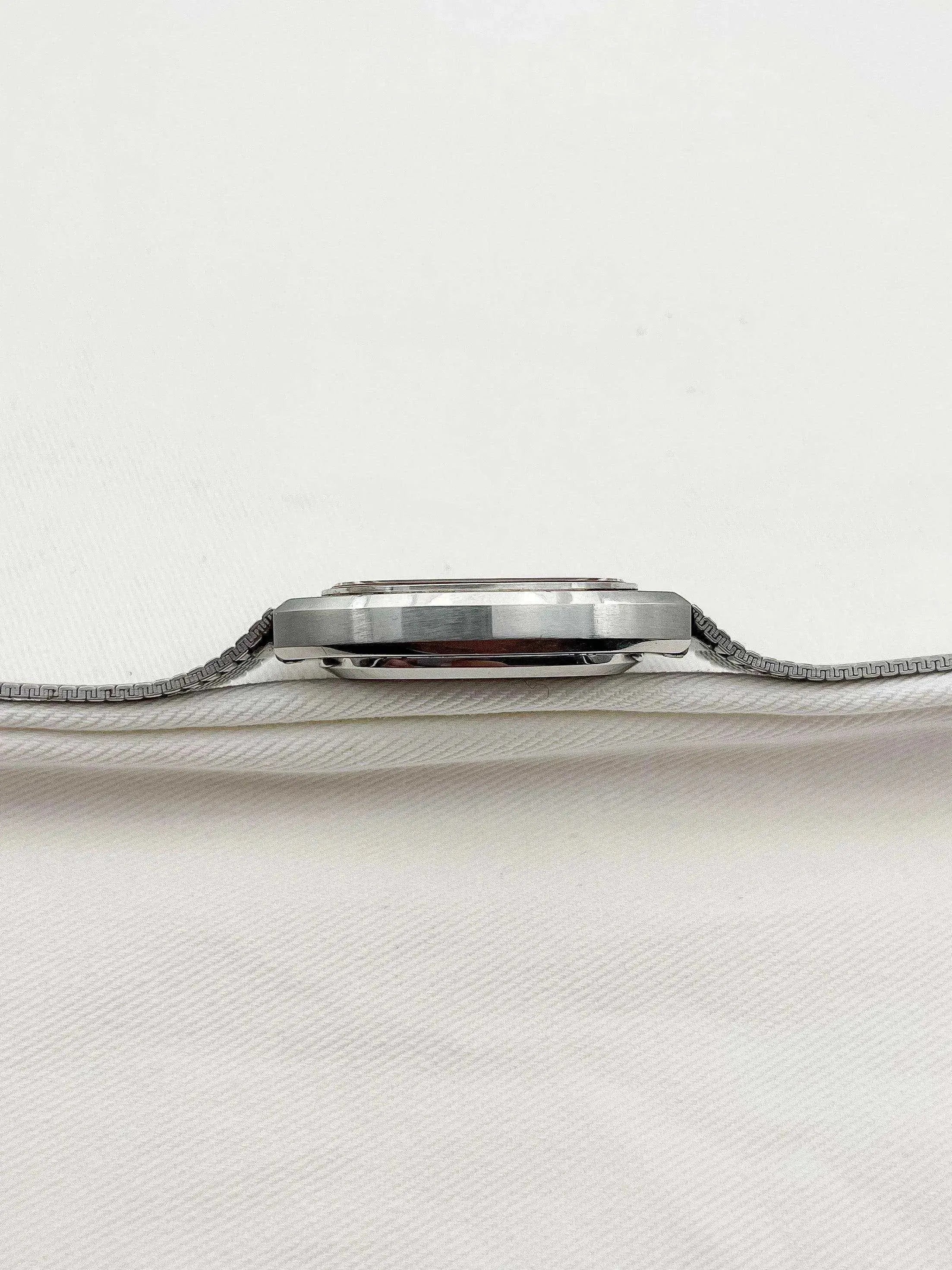 Omega - De Ville Maille Oversized - 1976 - Atelier Victor Paris - Vintage Watch Shop Dubai